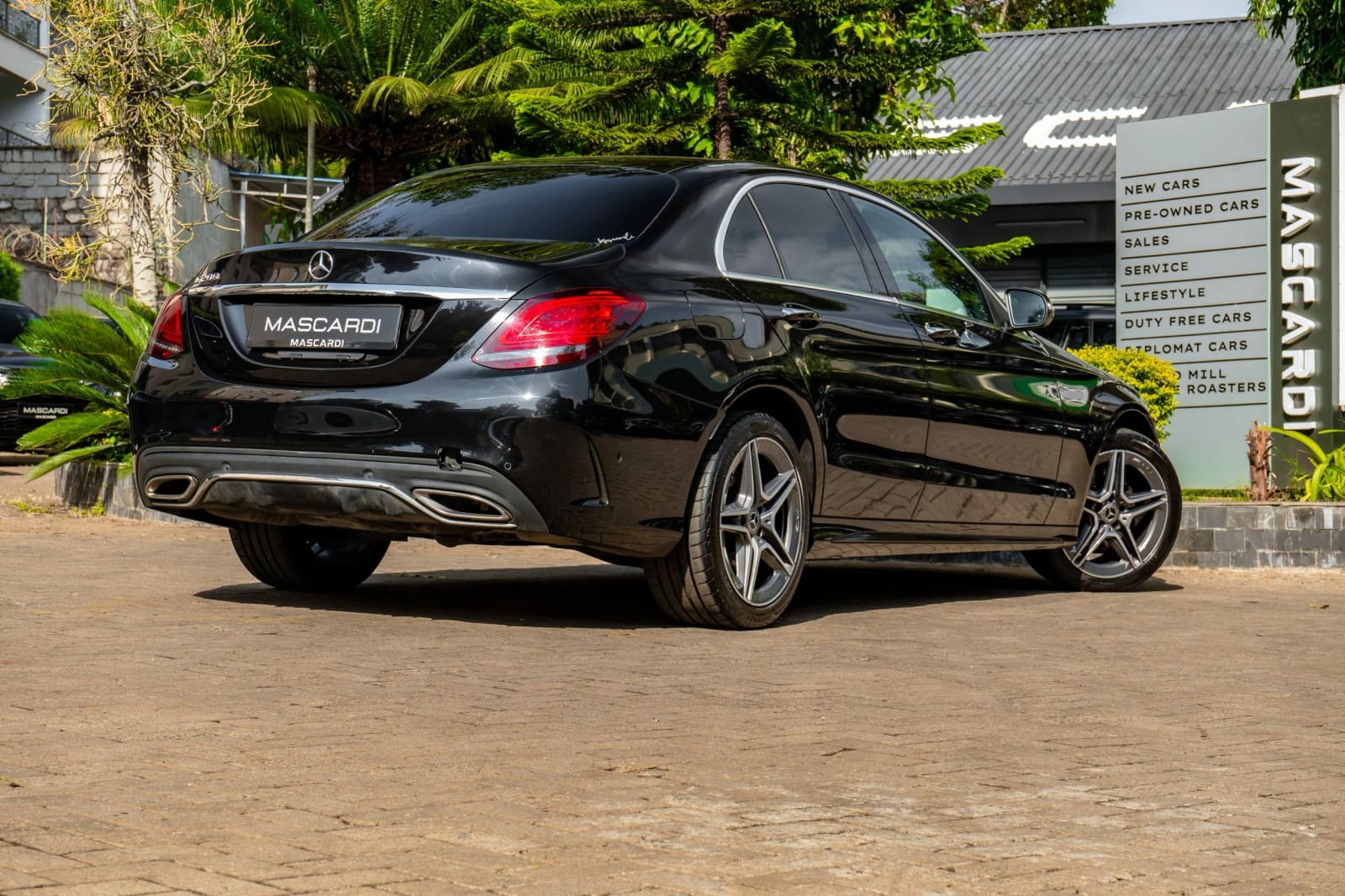 Mercedes-Benz C200 AMG Line Package thumbnail 2