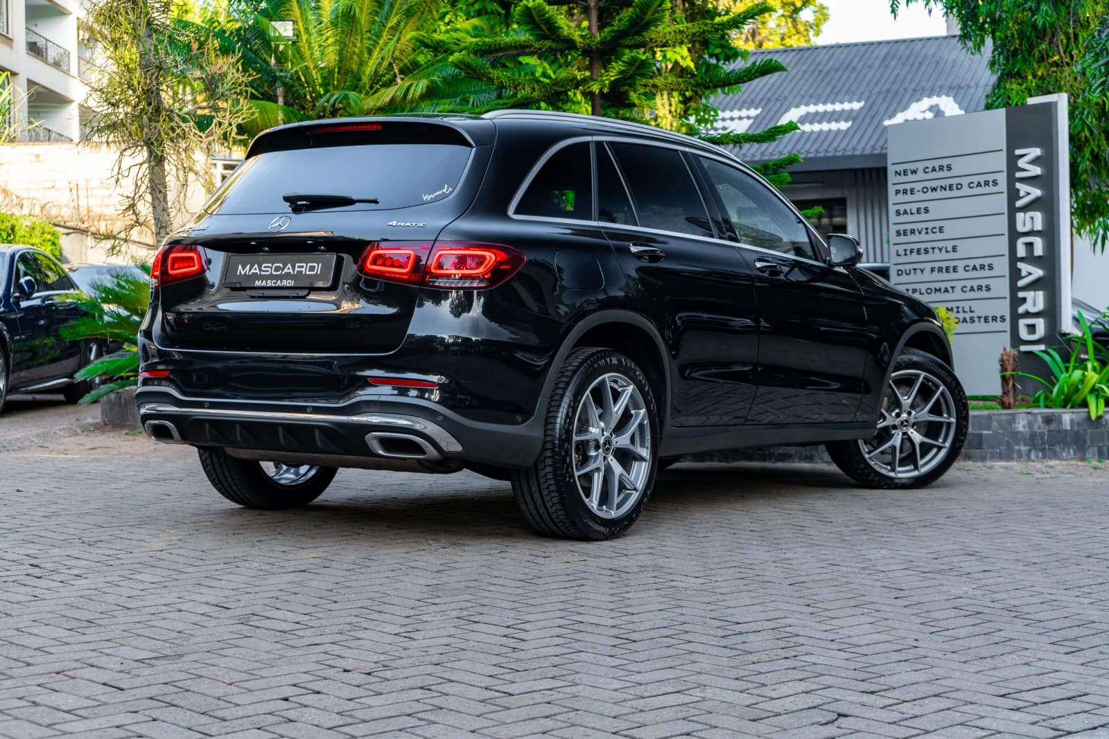 Mercedes-Benz GLC 300 4 Matic thumbnail 2