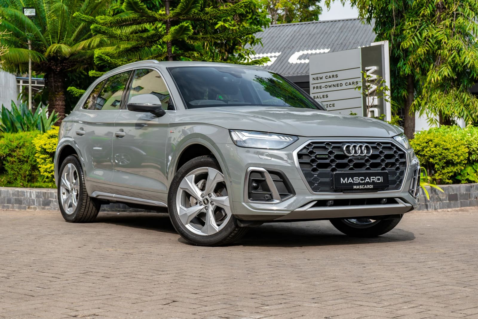 Audi Q5 TFSI QUATTRO thumbnail 4