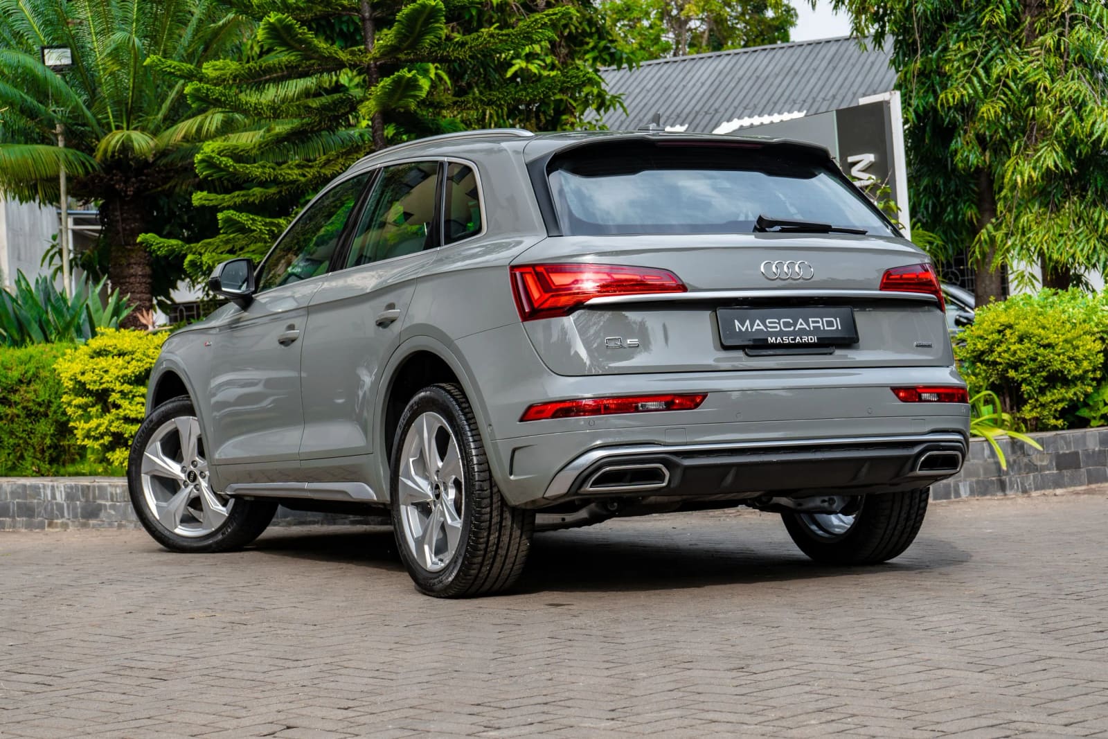 Audi Q5 TFSI QUATTRO thumbnail 5