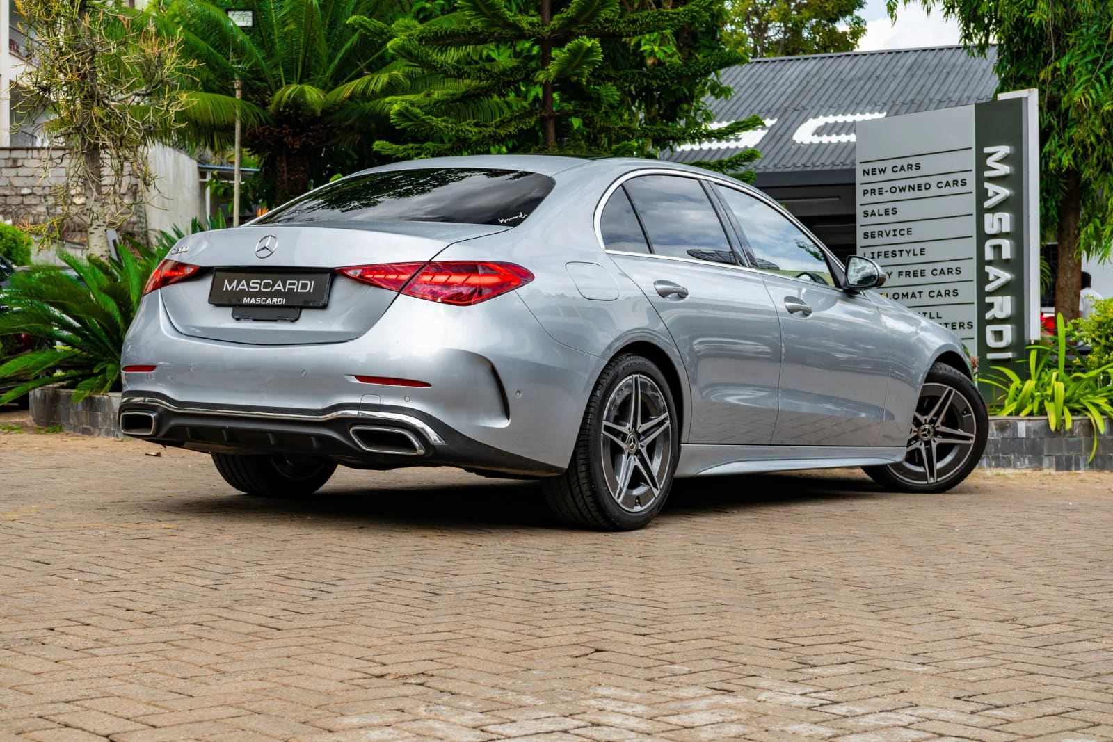 Mercedes-Benz C200 (W206) thumbnail 2