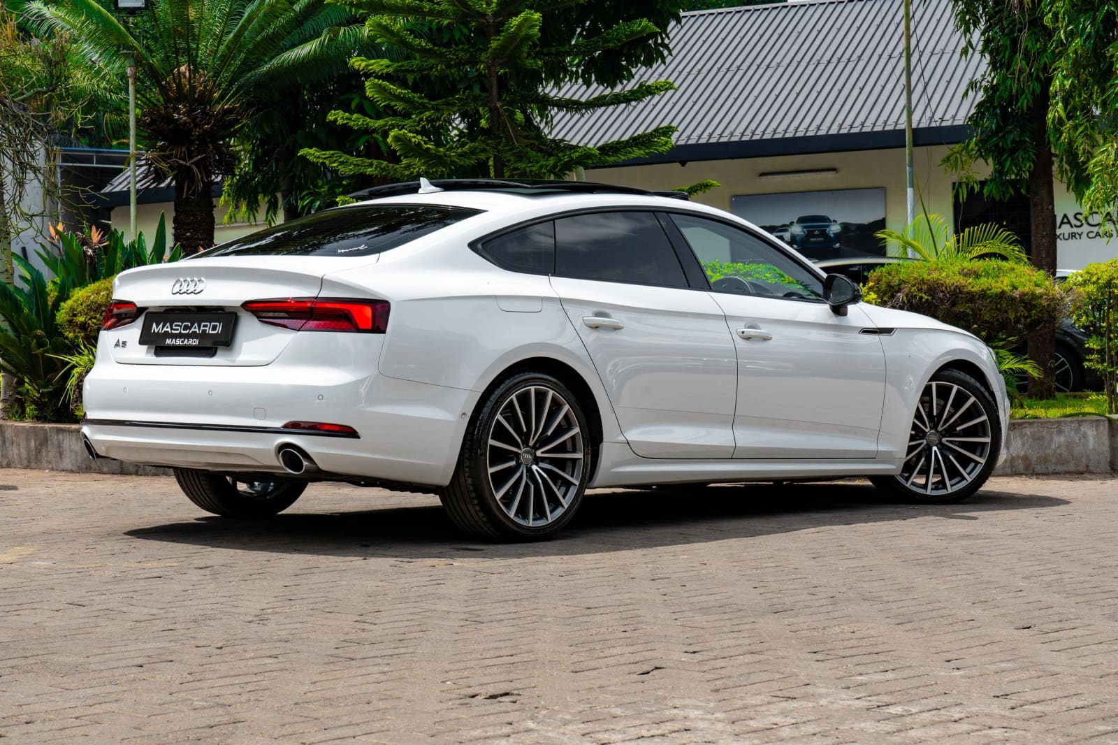 Audi A5 2.0 TFSI thumbnail 2