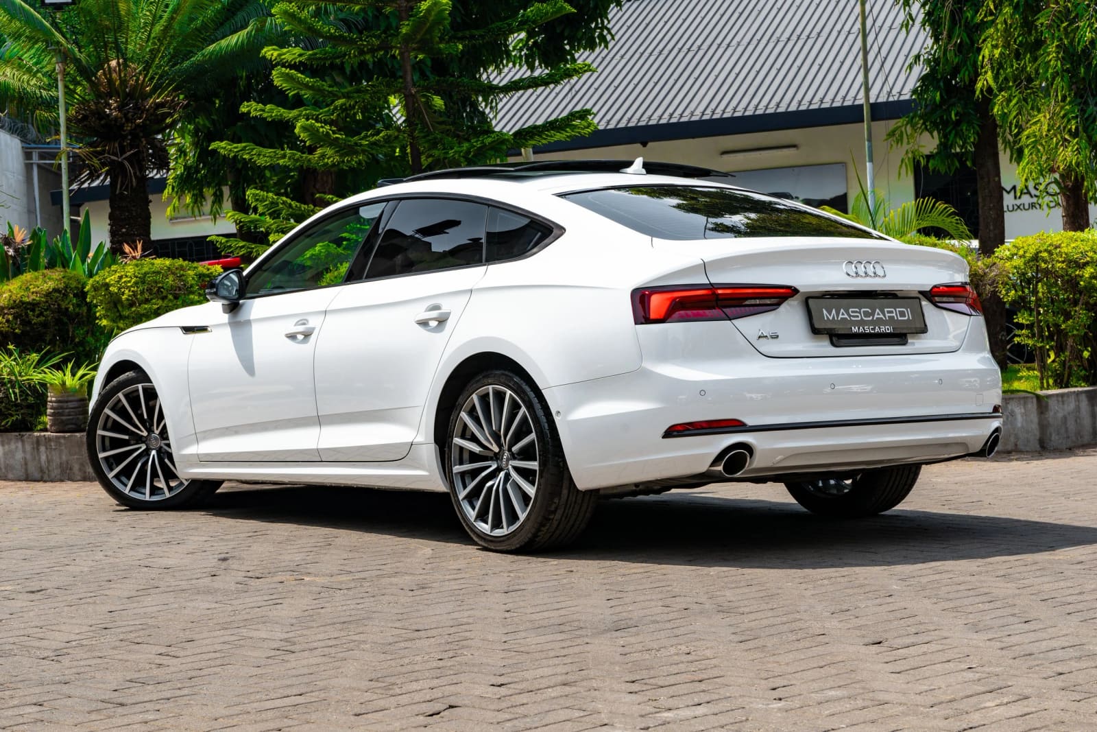 Audi A5 2.0 TFSI thumbnail 4