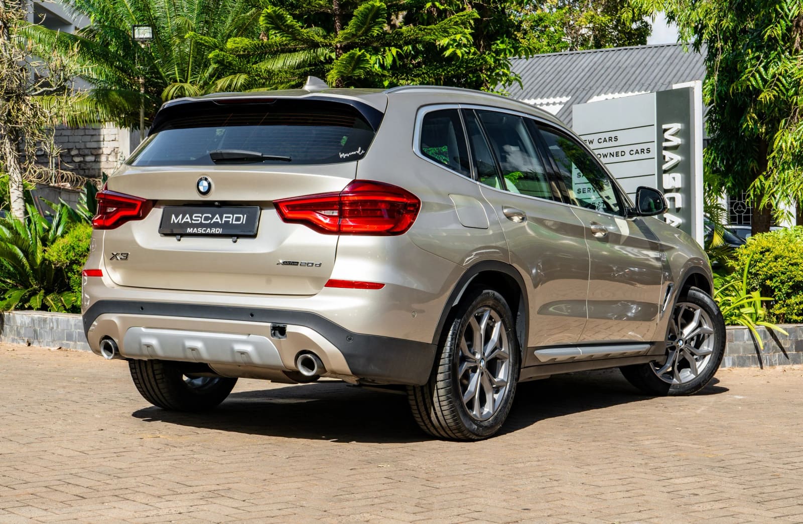 BMW X3 X-Drive 20d thumbnail 2
