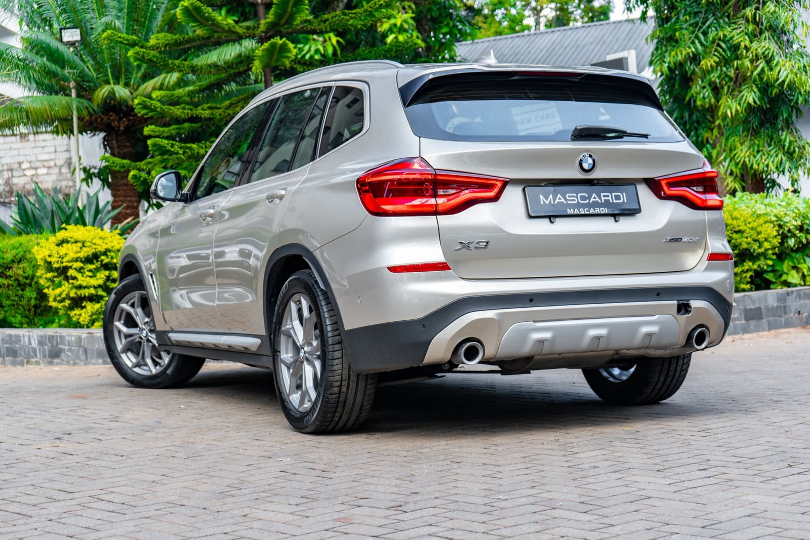 BMW X3 X-Drive 20d thumbnail 6