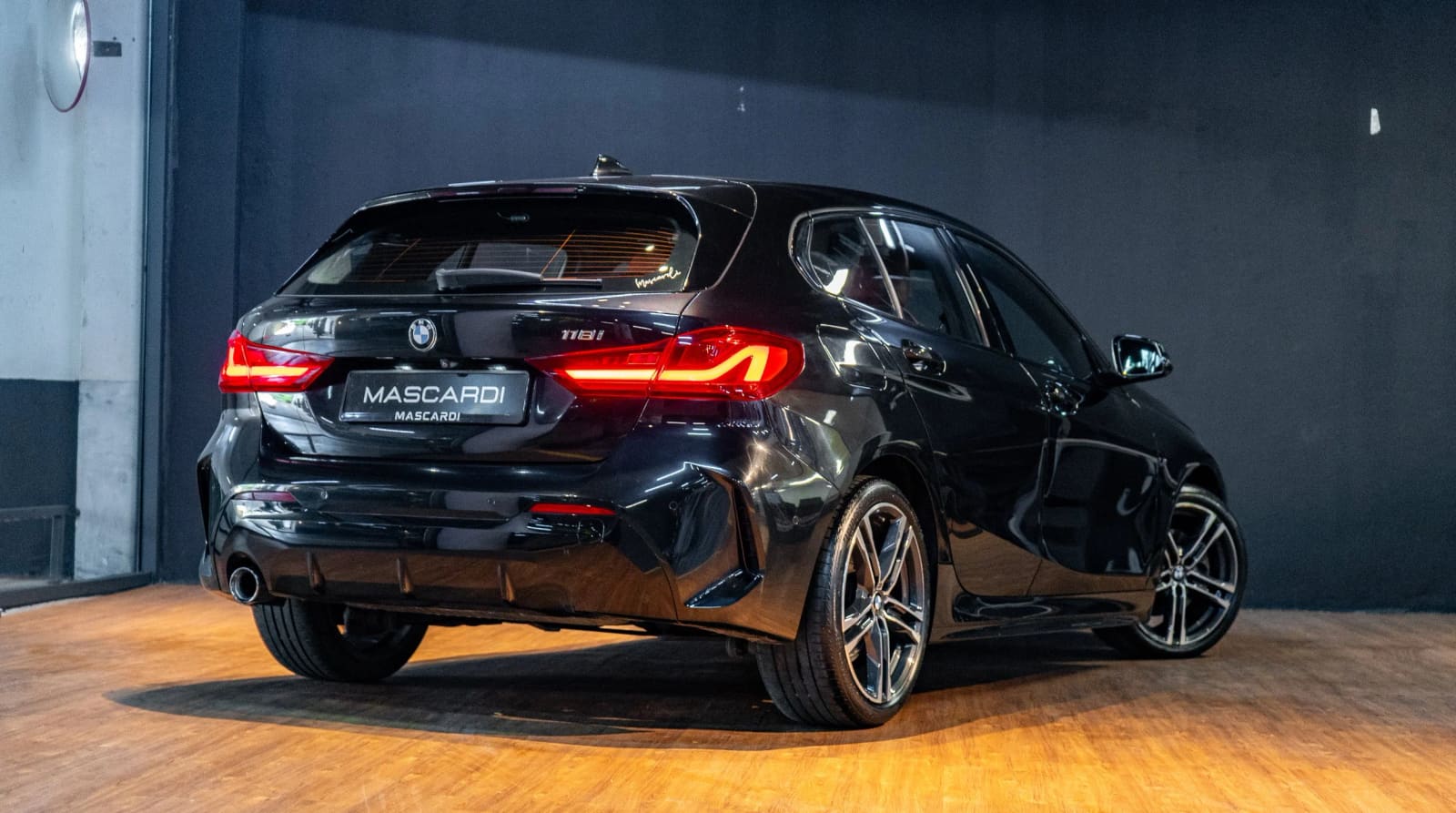 BMW 118i M-sport Package thumbnail 2