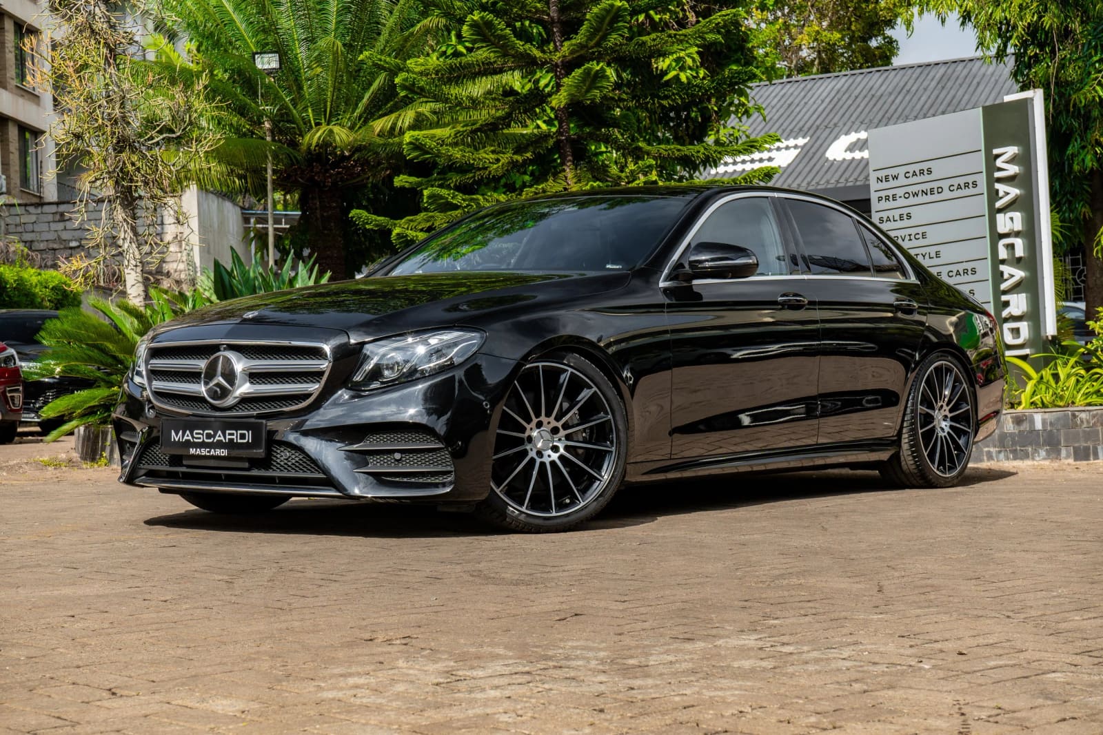 Mercedes-Benz E300 AMG Line Package