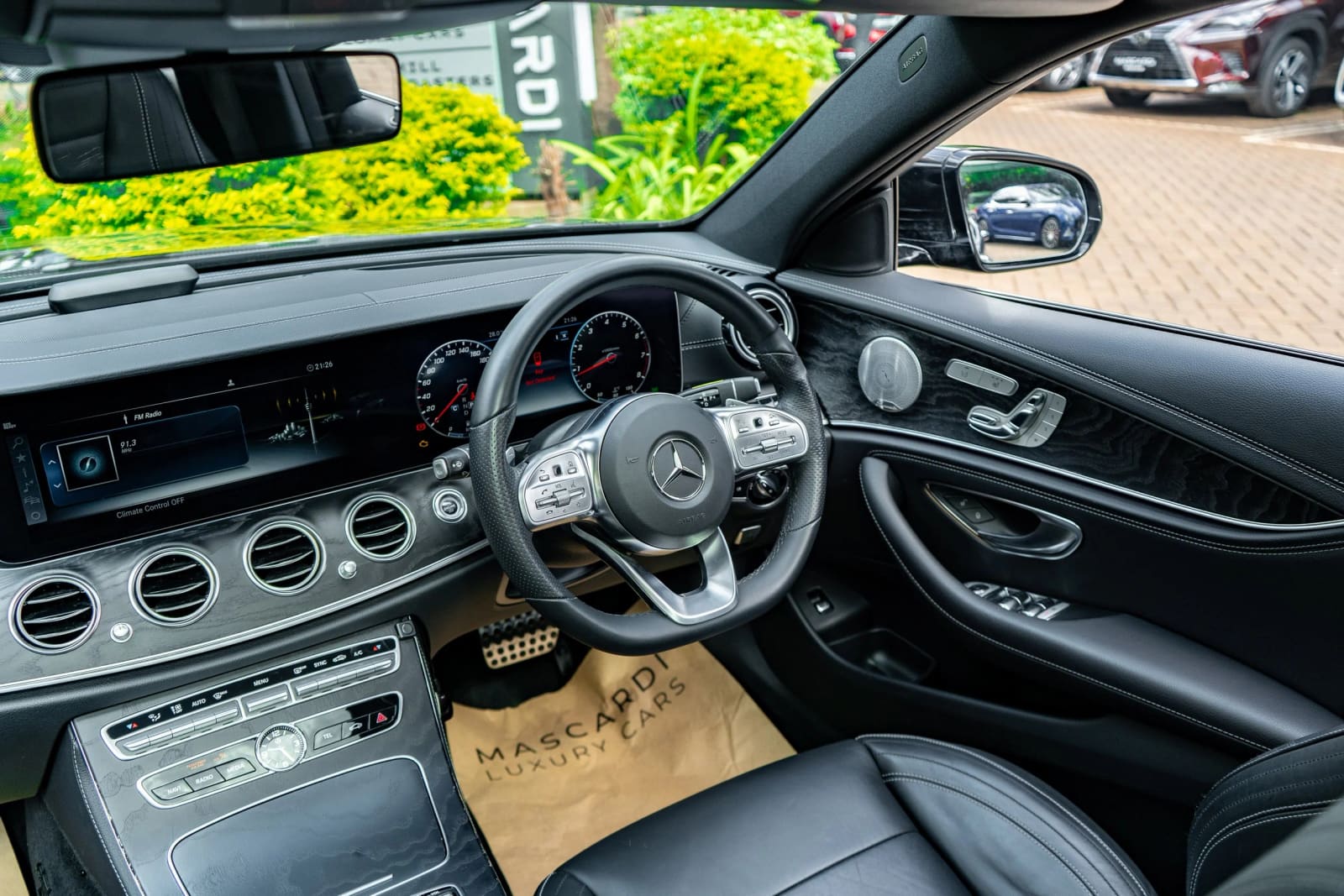 Mercedes-Benz E300 AMG Line Package thumbnail 6