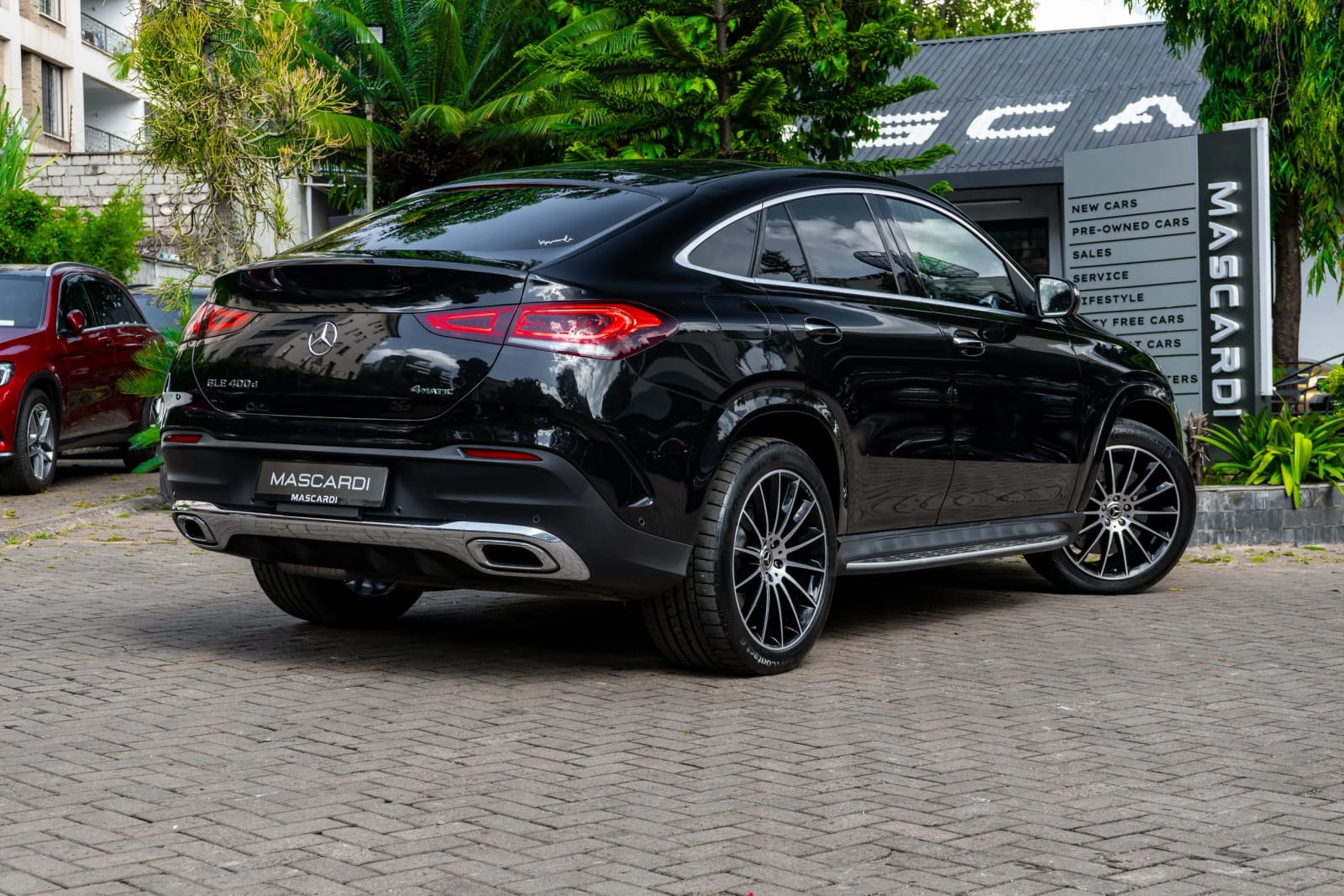 Mercedes-Benz GLE 400D thumbnail 2