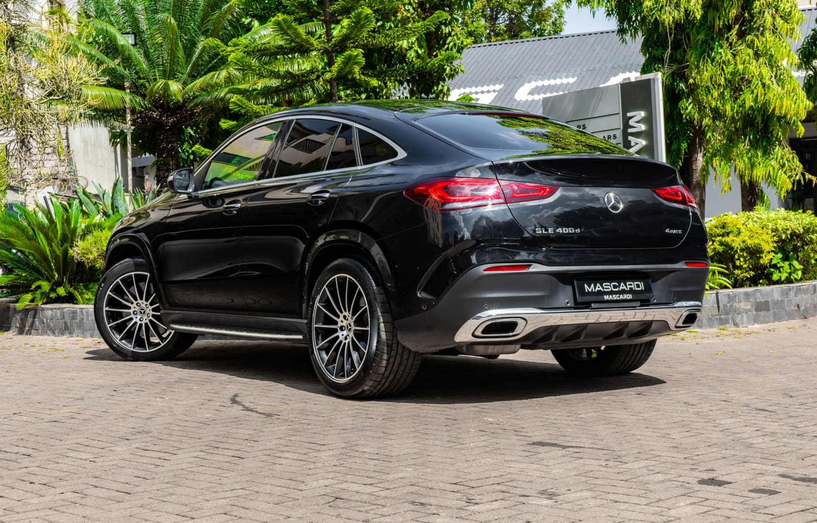Mercedes-Benz GLE 400D thumbnail 5