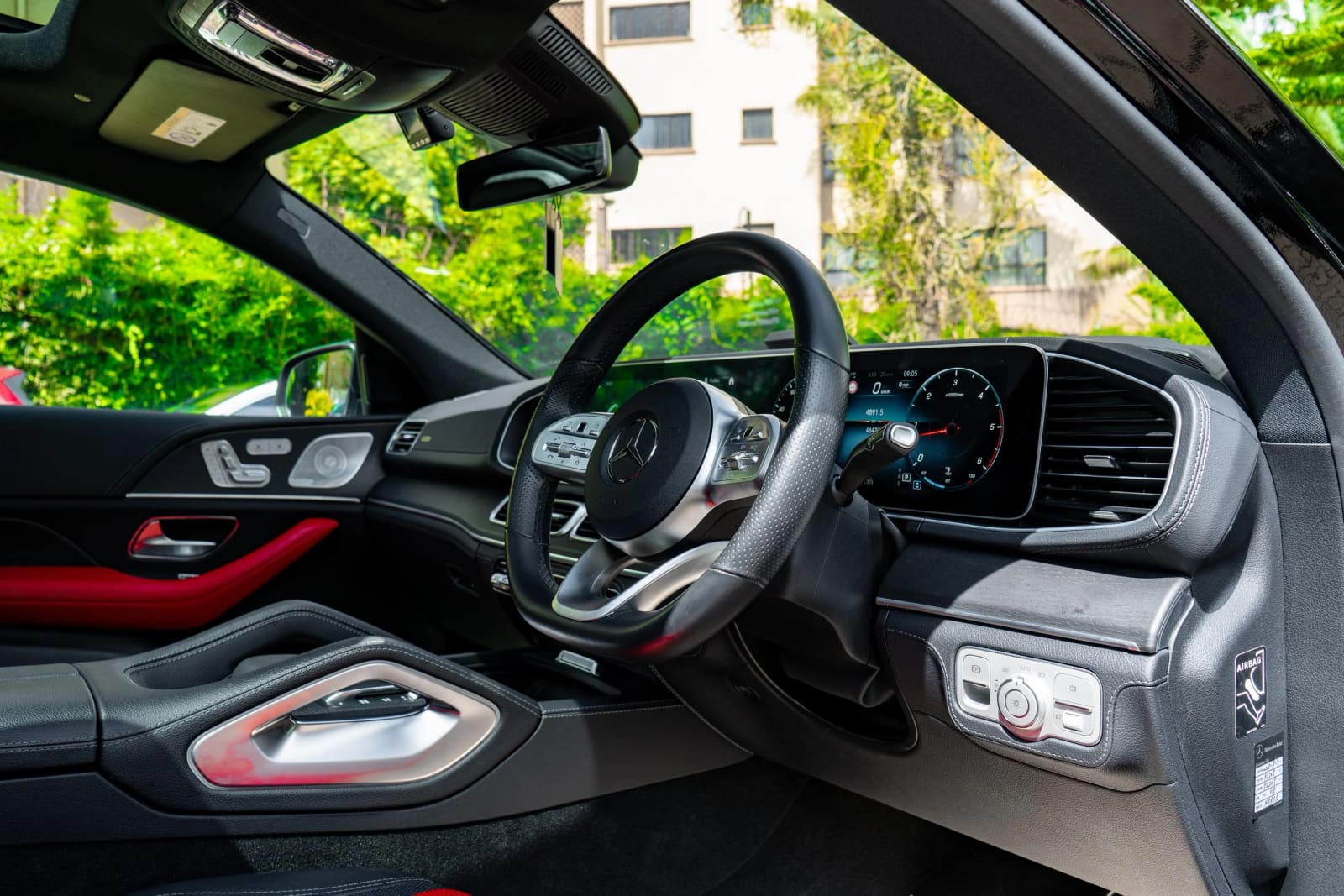 Mercedes-Benz GLE 400D thumbnail 6