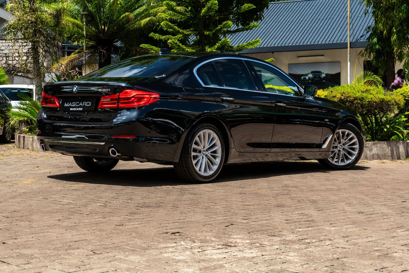 BMW 530i thumbnail 2