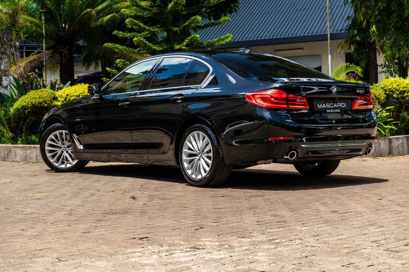 BMW 530i thumbnail 4