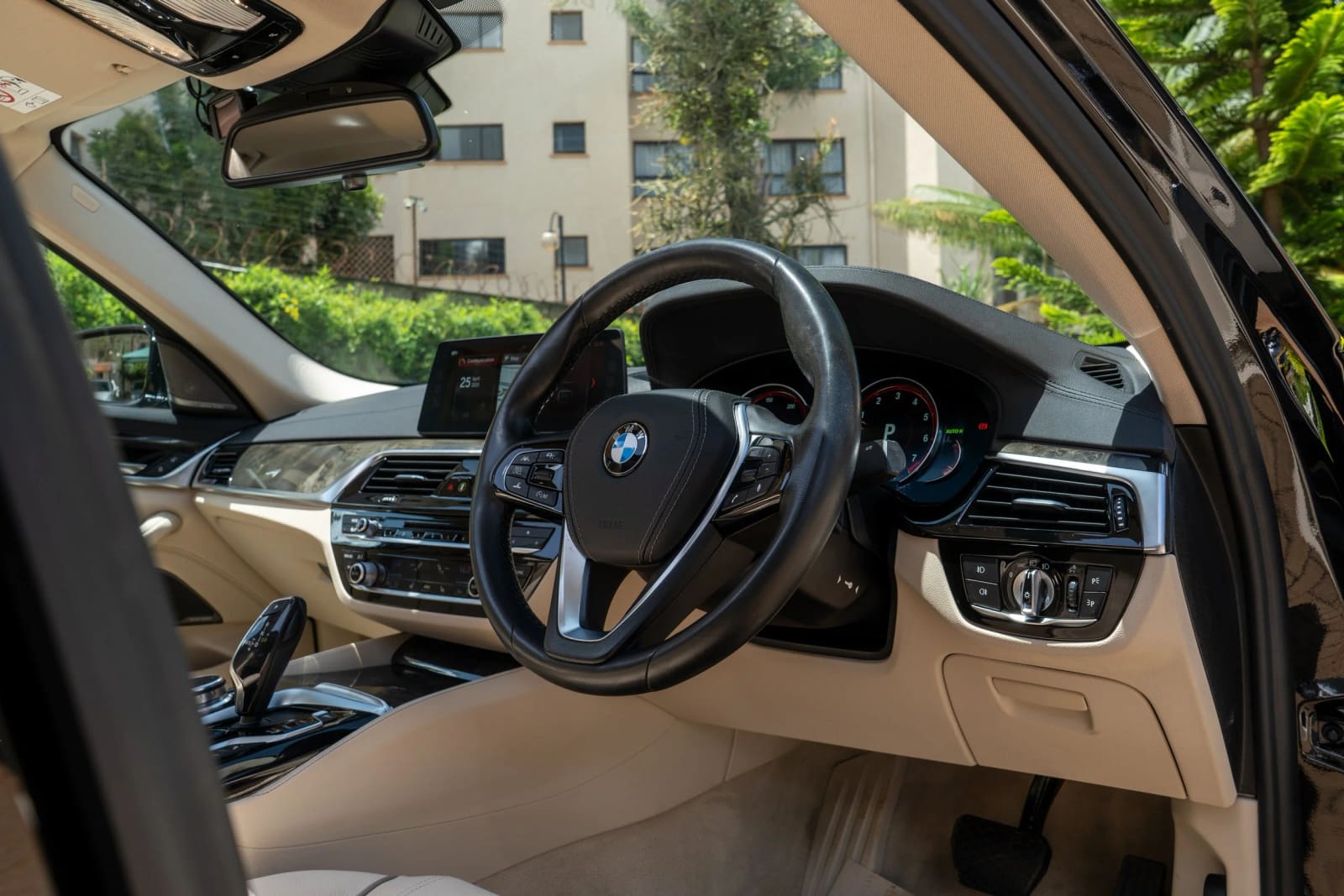 BMW 530i thumbnail 6