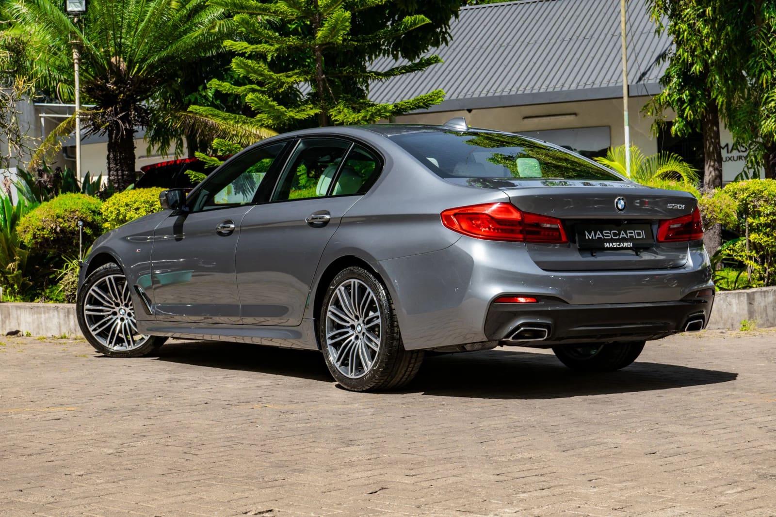 BMW 530i thumbnail 5