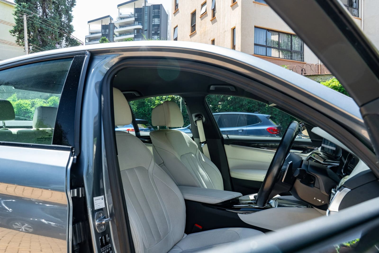 BMW 530i thumbnail 6