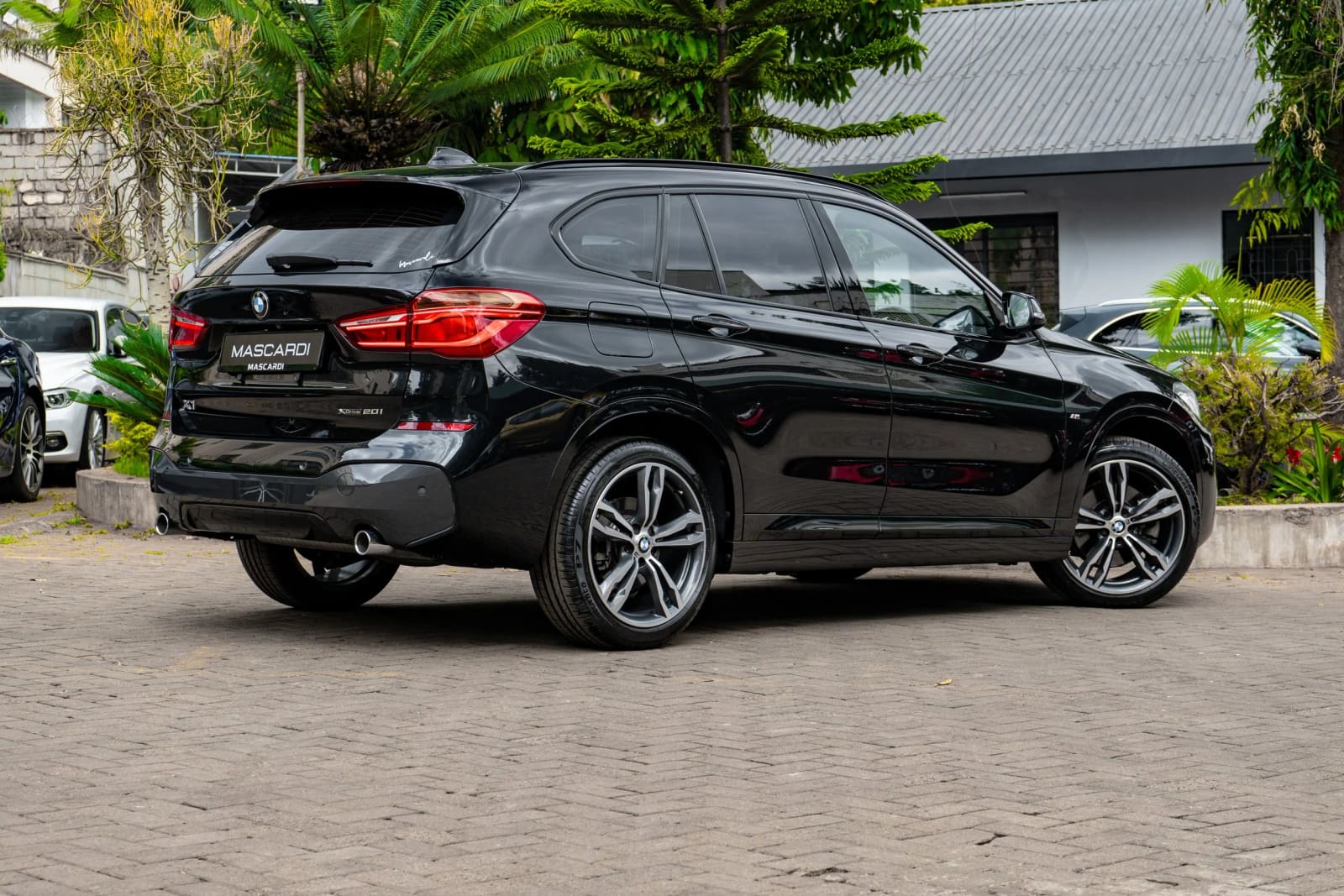 BMW X1 X-Drive 20i thumbnail 2