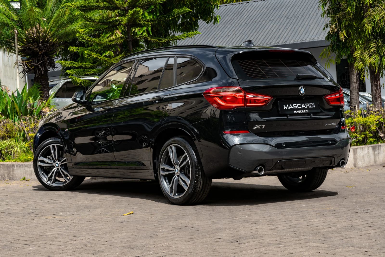 BMW X1 X-Drive 20i thumbnail 4