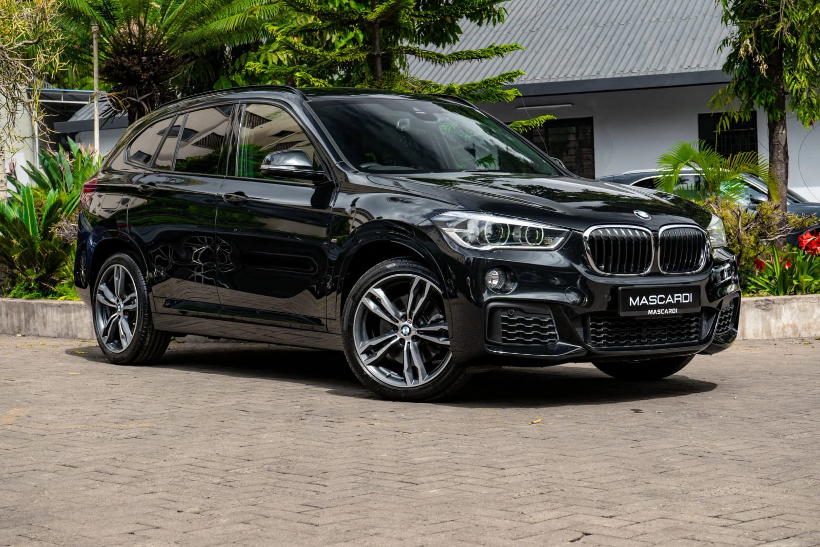 BMW X1 X-Drive 20i thumbnail 5