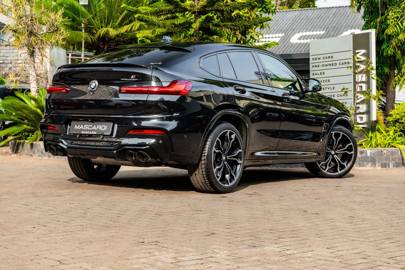 BMW X4M thumbnail 2