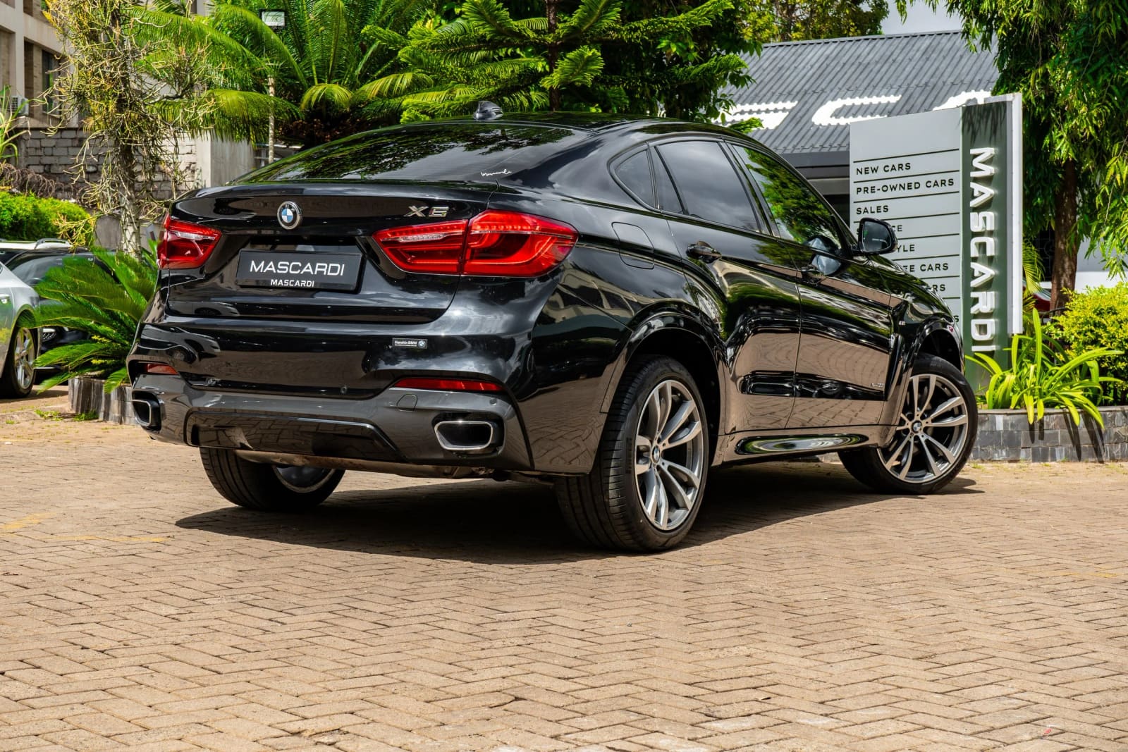 BMW X6 M-Sport Package thumbnail 2