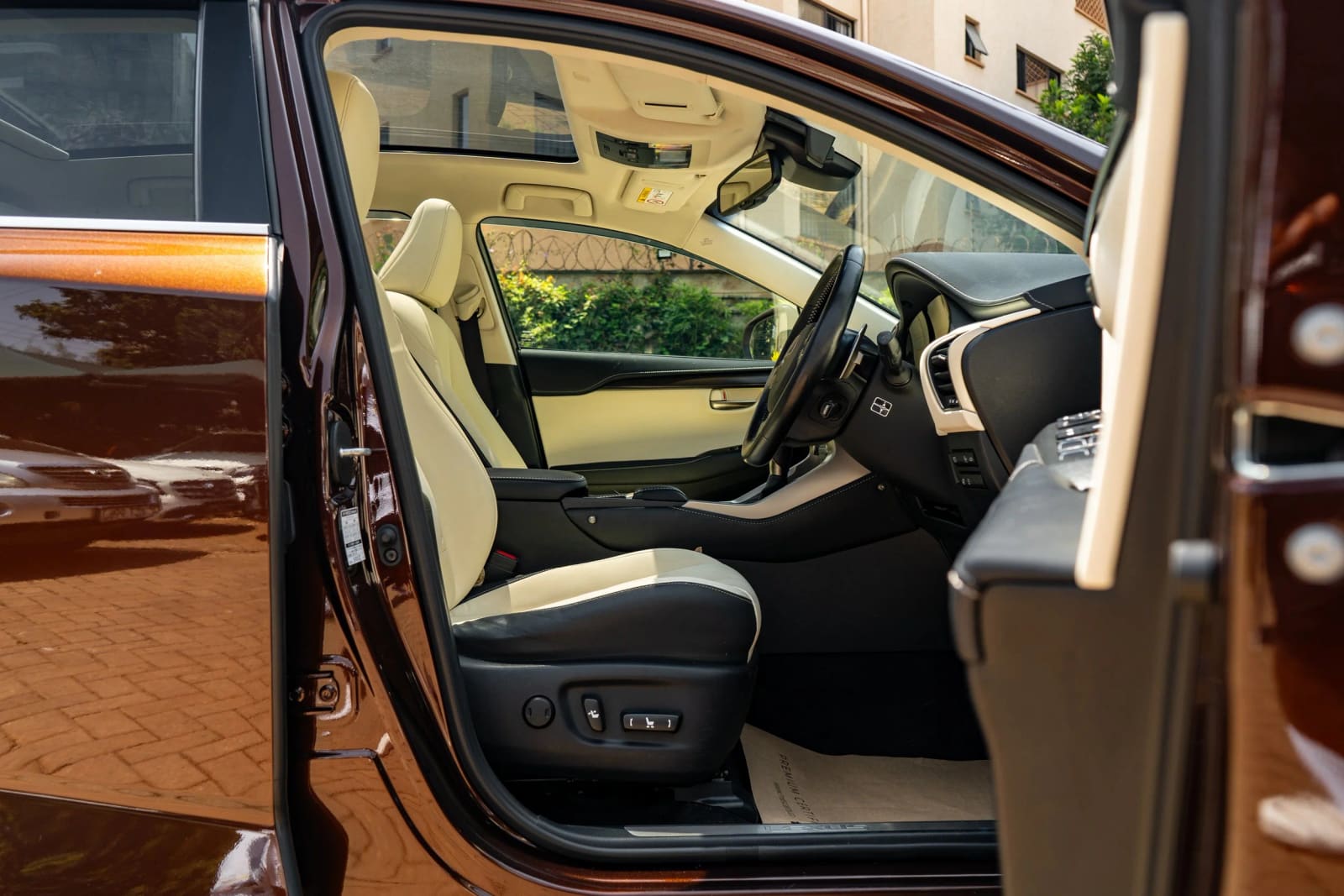 Lexus NX 300 thumbnail 7