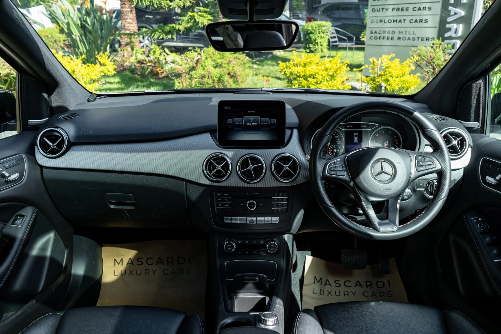 Mercedes-Benz B180 thumbnail 3