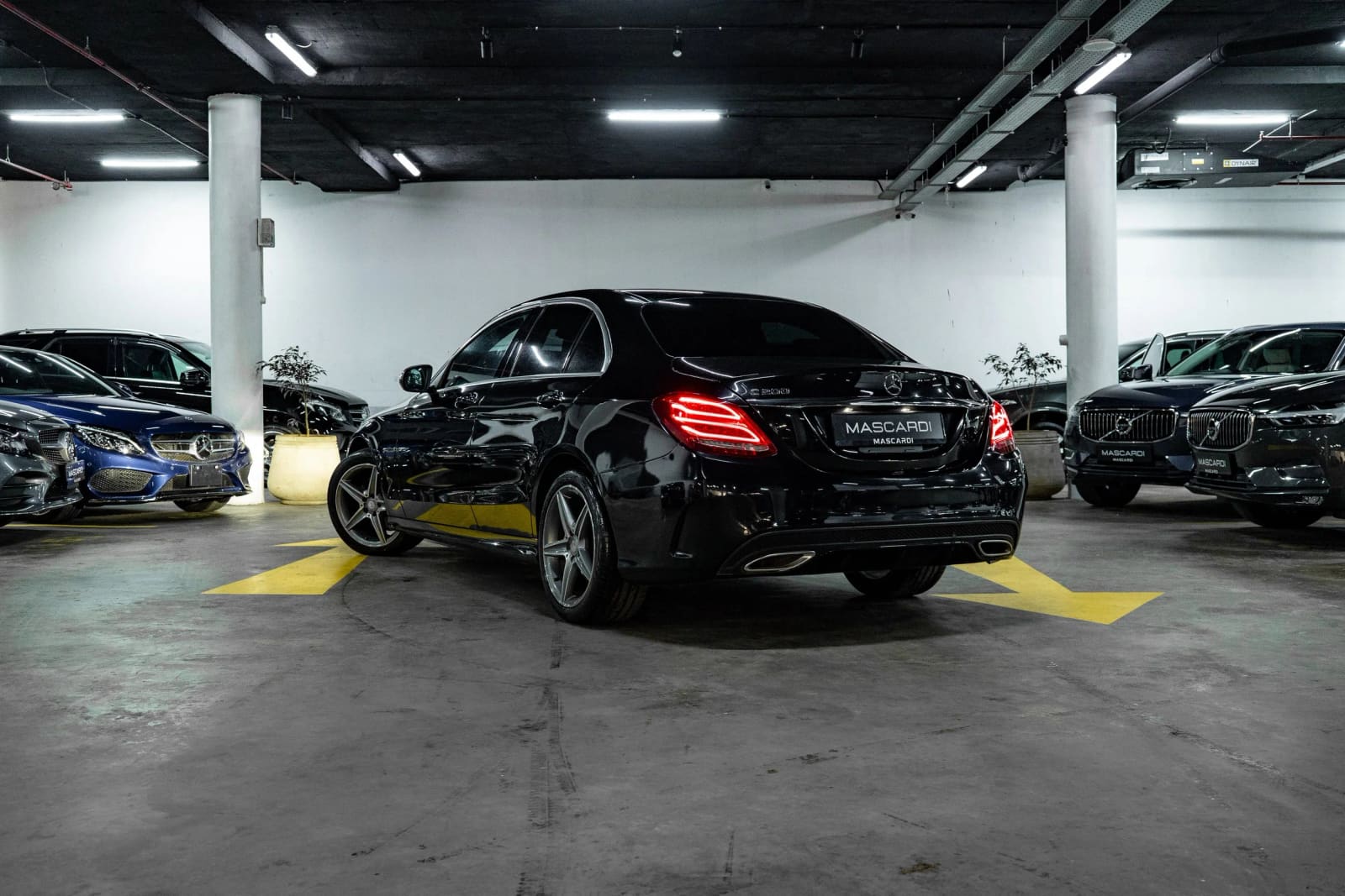 Mercedes-Benz C200 thumbnail 4