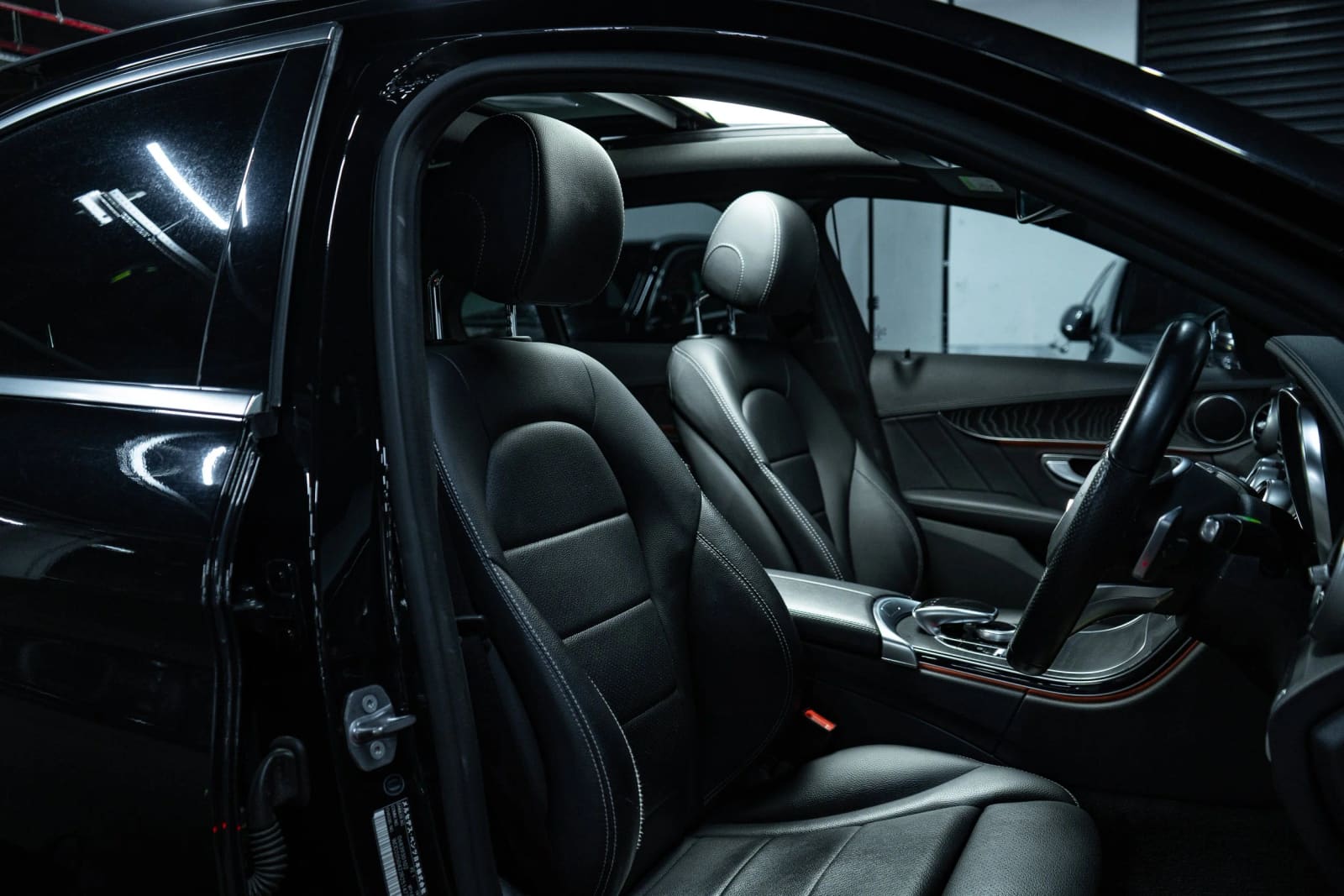 Mercedes-Benz C200 thumbnail 7