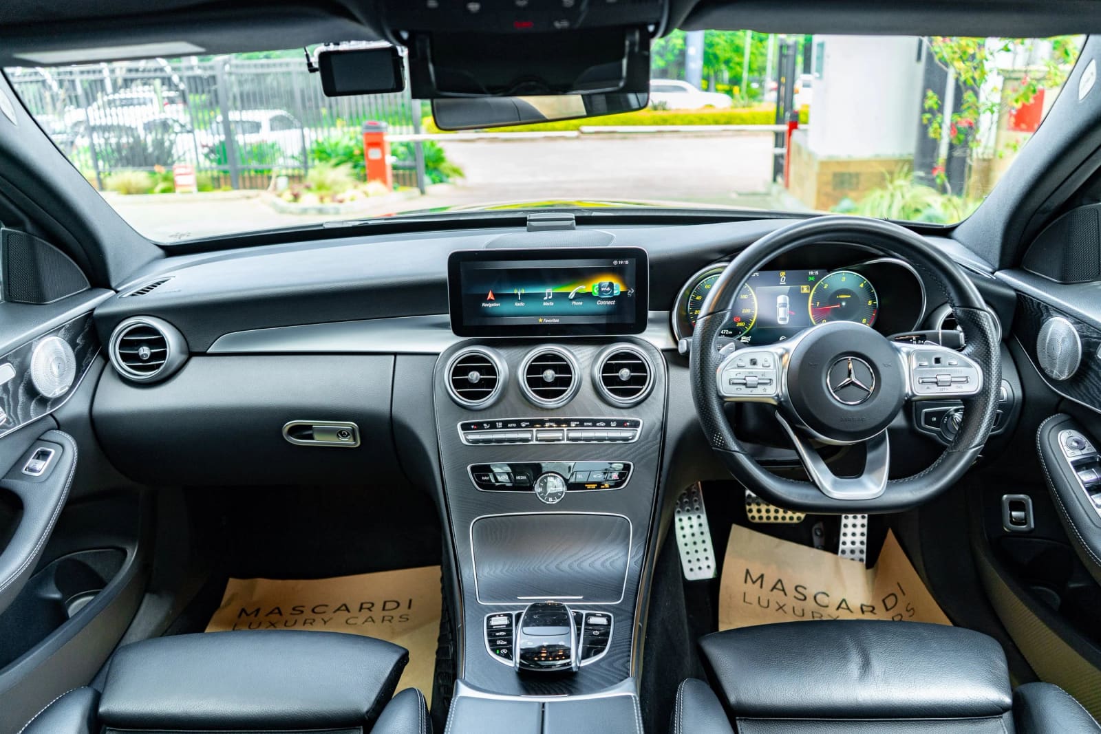 Mercedes-Benz C220d AMG Package thumbnail 3