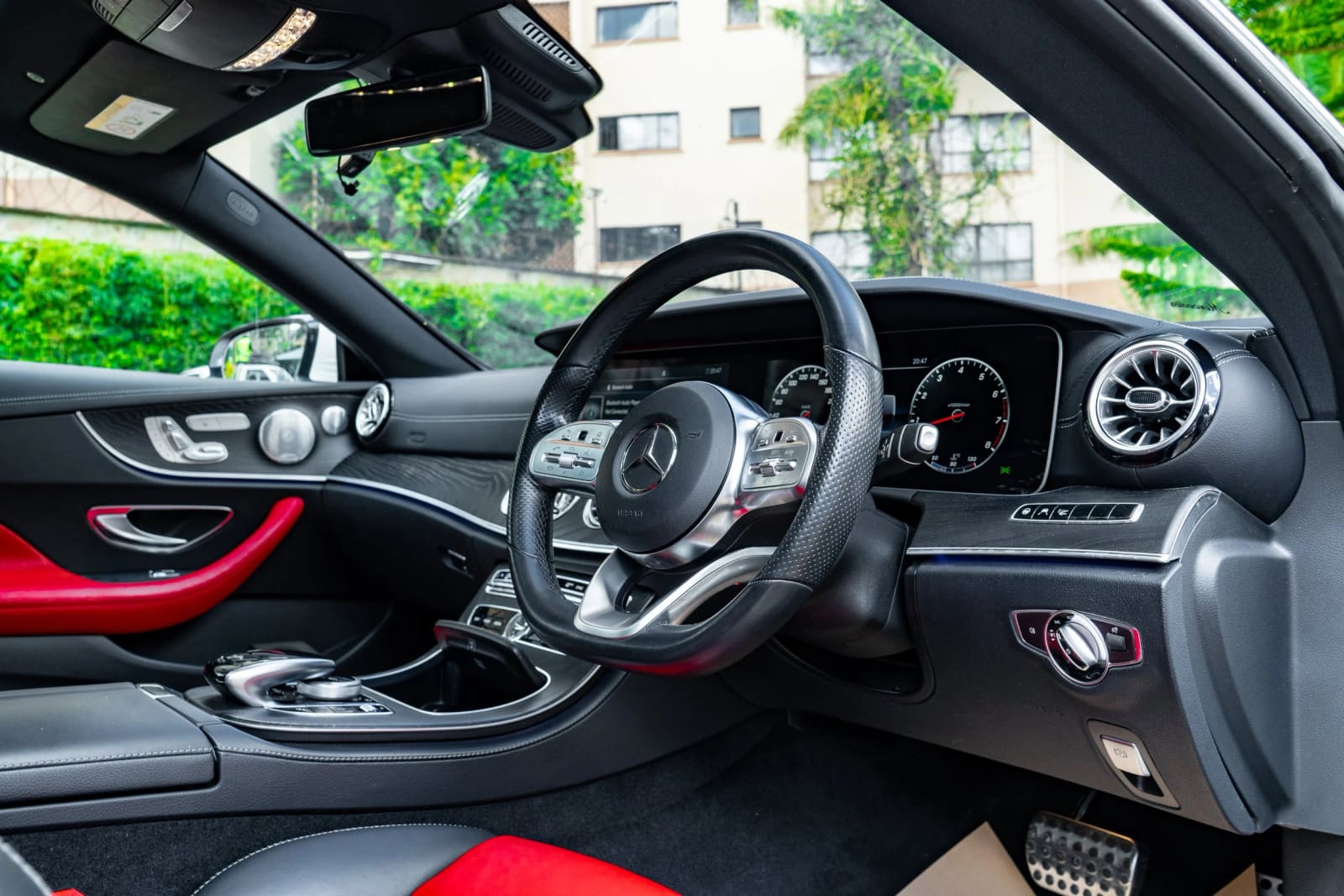 Mercedes-Benz E200 Coupe thumbnail 5