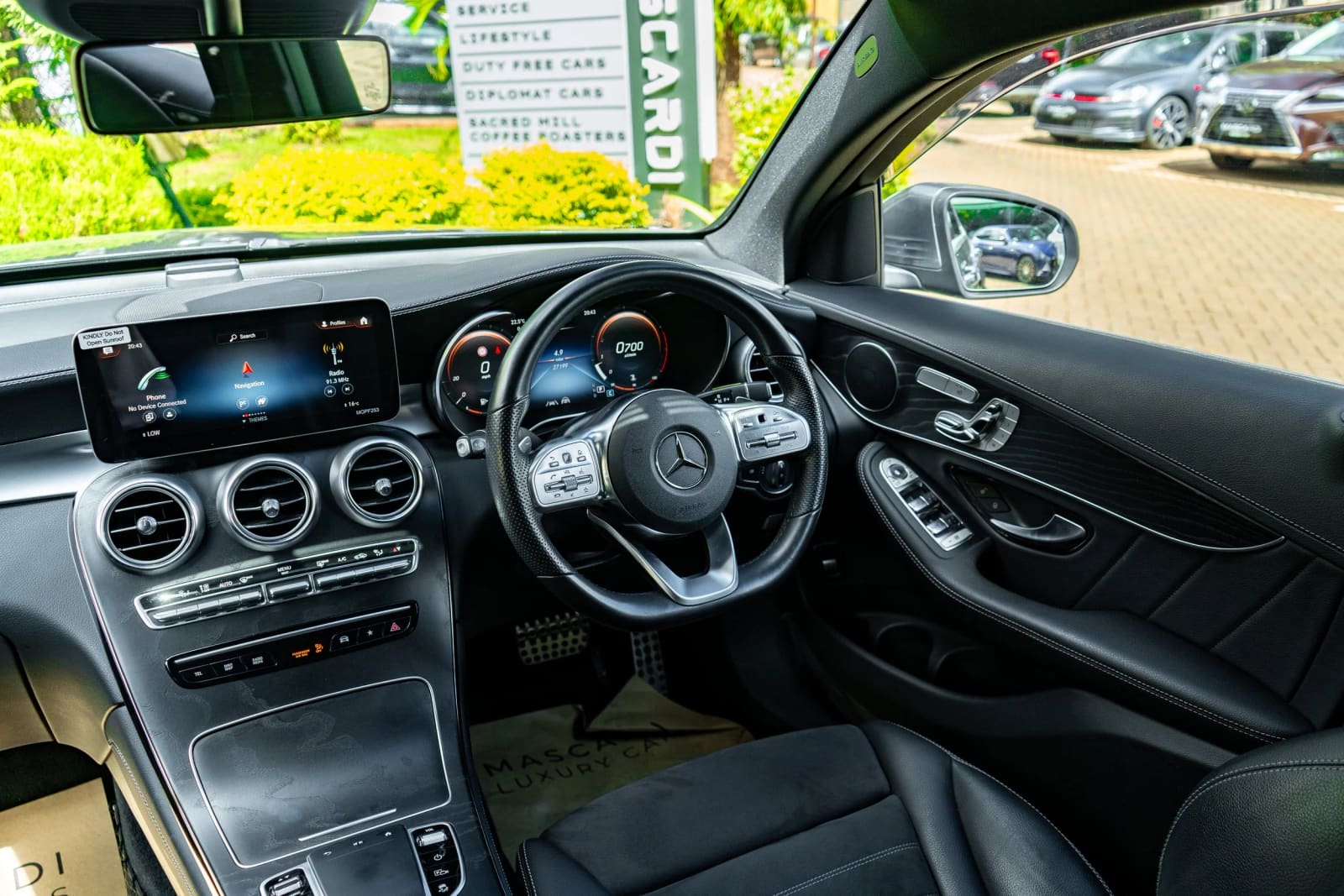 Mercedes-Benz GLC 300 Coupe 4Matic thumbnail 4