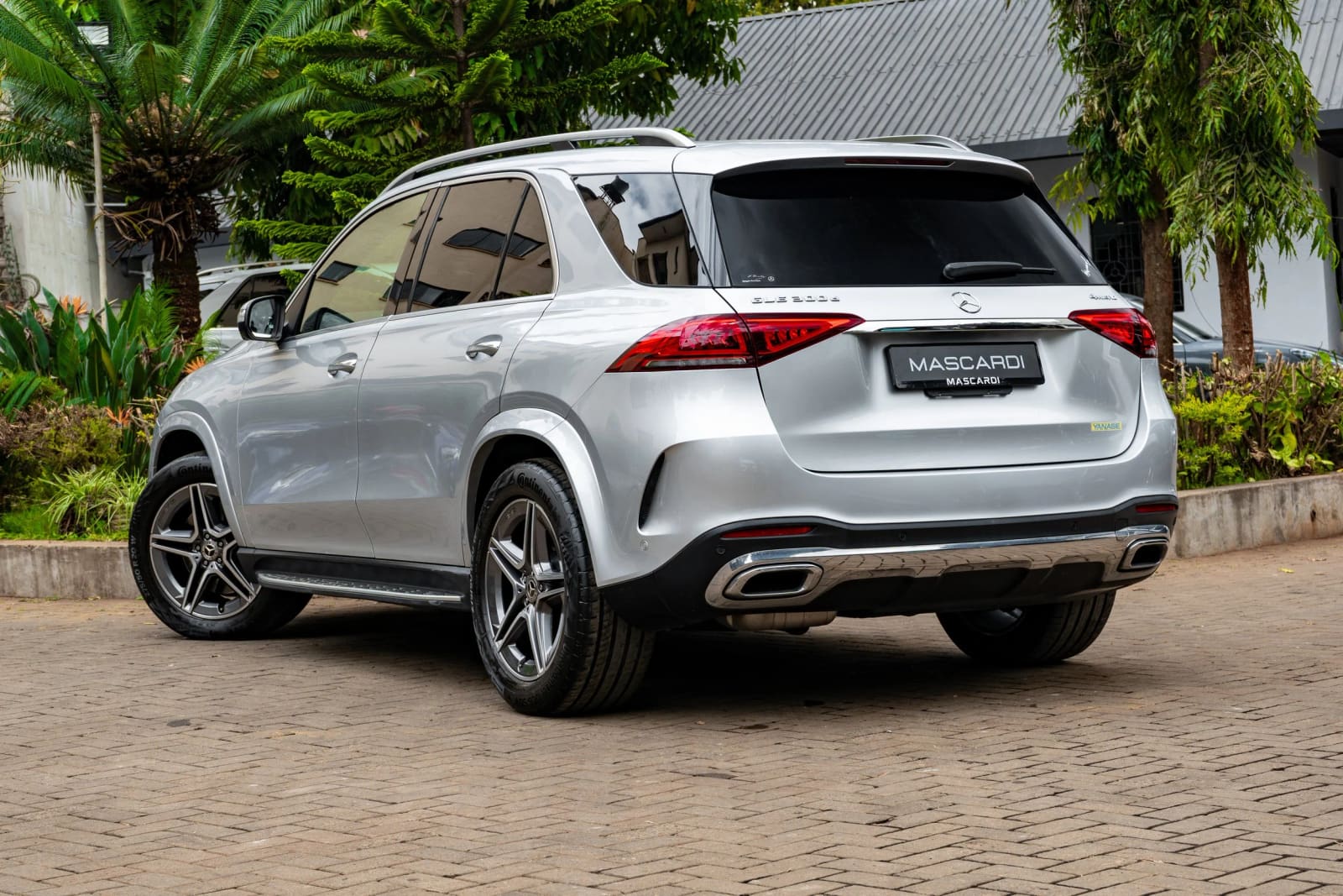 Mercedes-Benz GLE 300D thumbnail 6
