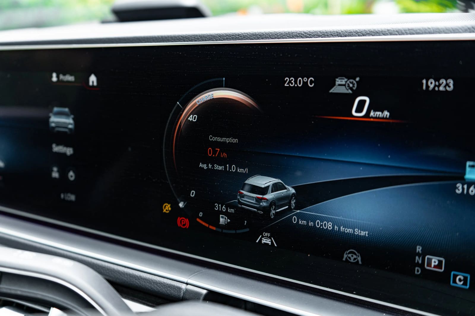 Mercedes-Benz GLE 300D thumbnail 7