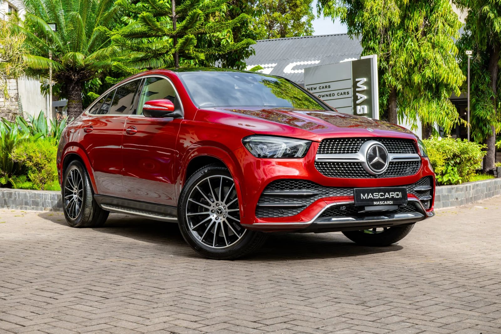 Mercedes-Benz GLE 400D thumbnail 4