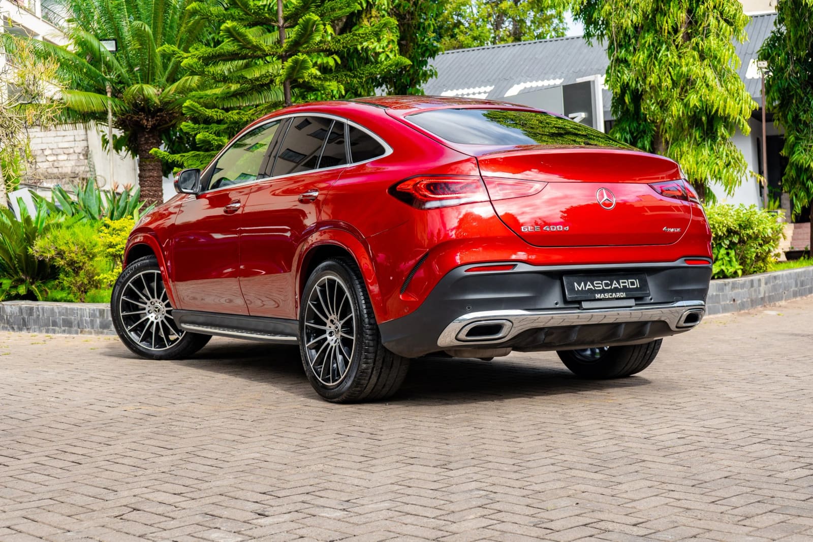 Mercedes-Benz GLE 400D thumbnail 5