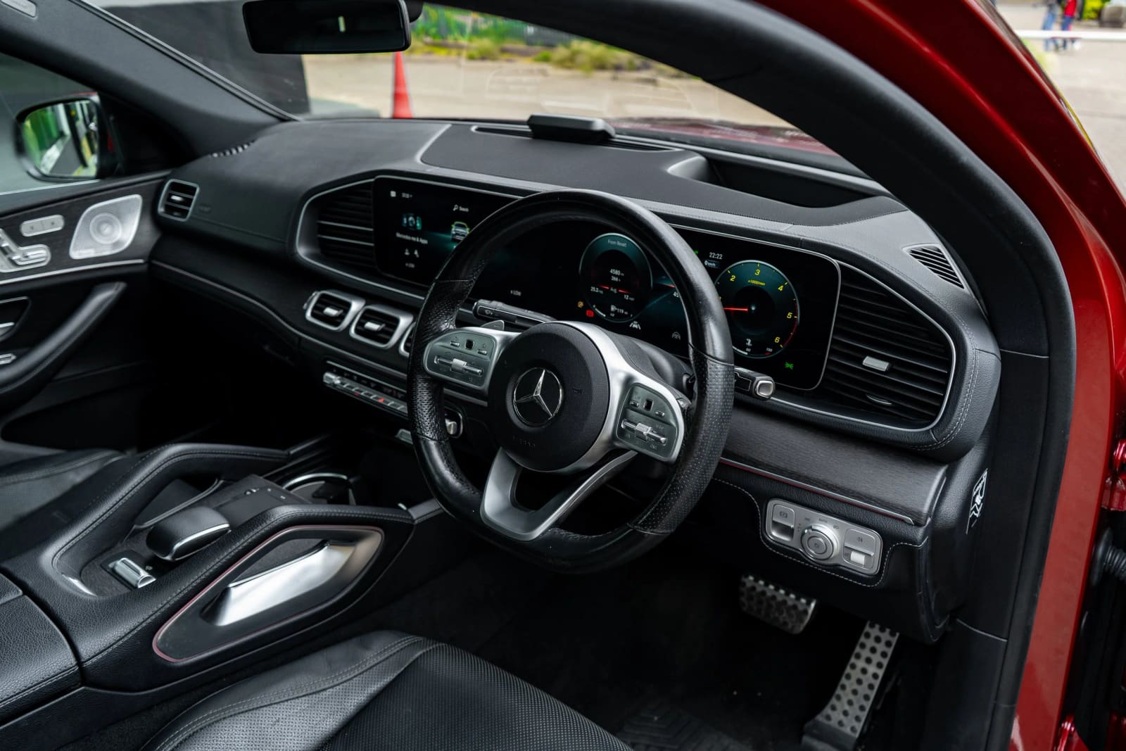 Mercedes-Benz GLE 400D thumbnail 7