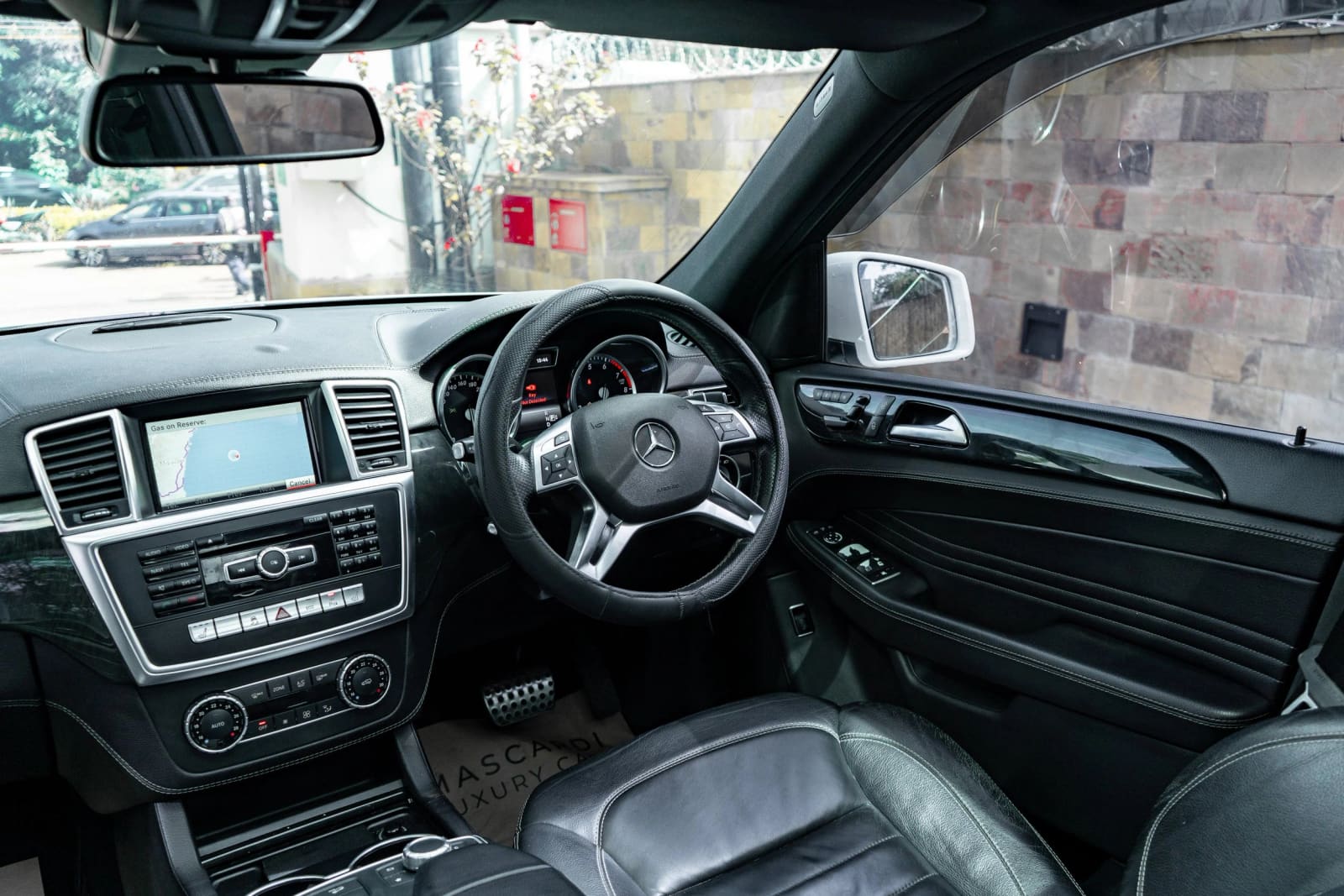 Mercedes-Benz ML 350 thumbnail 6