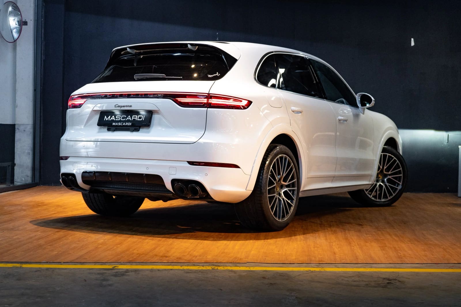 Porsche Cayenne thumbnail 2