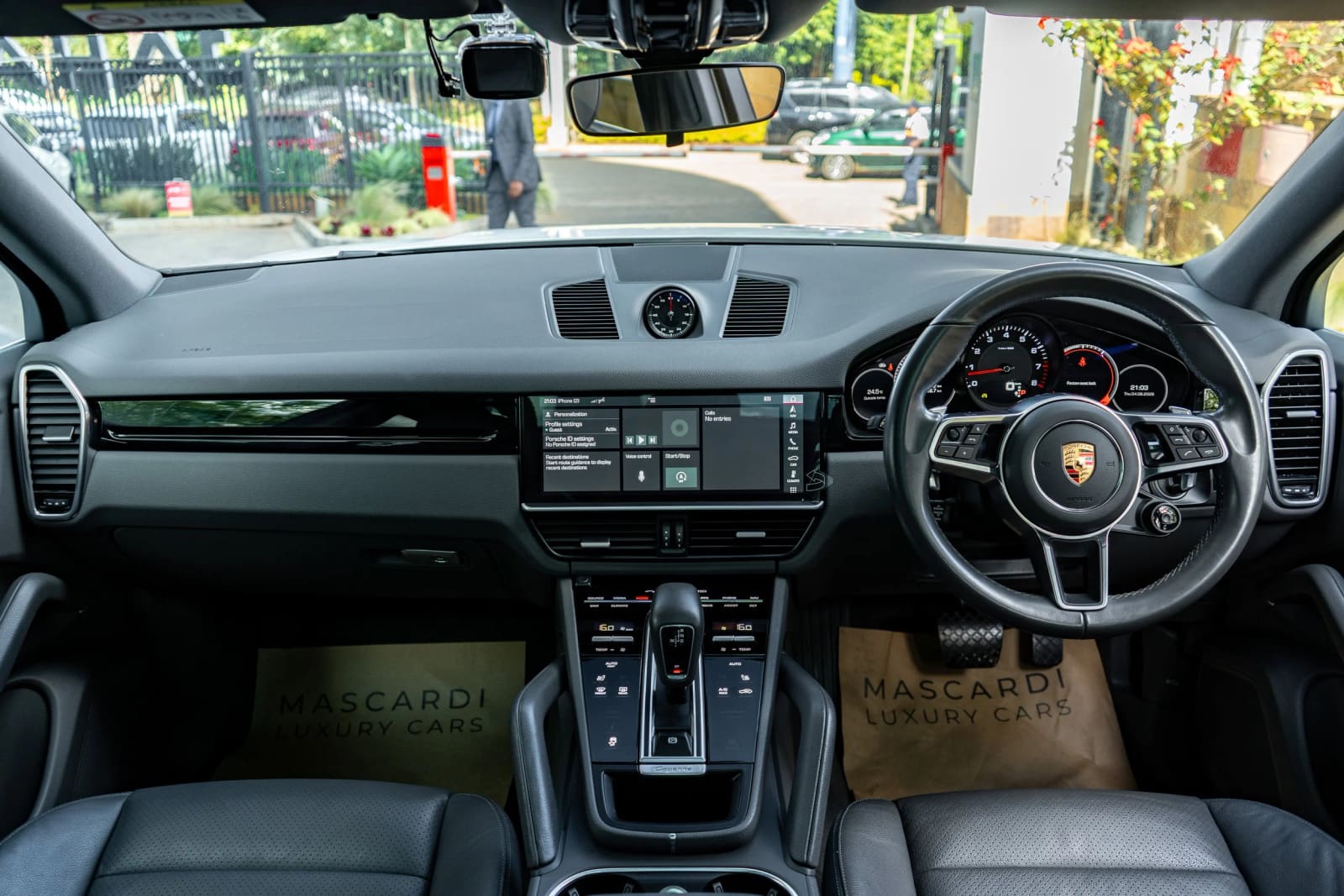 Porsche Cayenne thumbnail 3