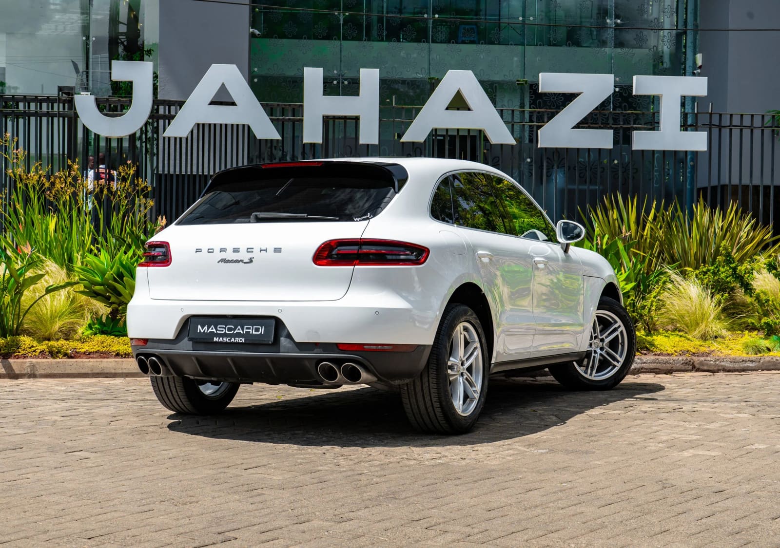 Porsche Macan S thumbnail 2