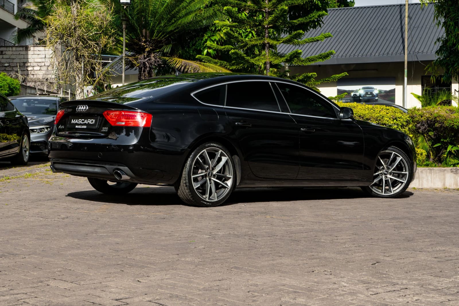 Audi A5 2.0TFSI QUATTRO thumbnail 2