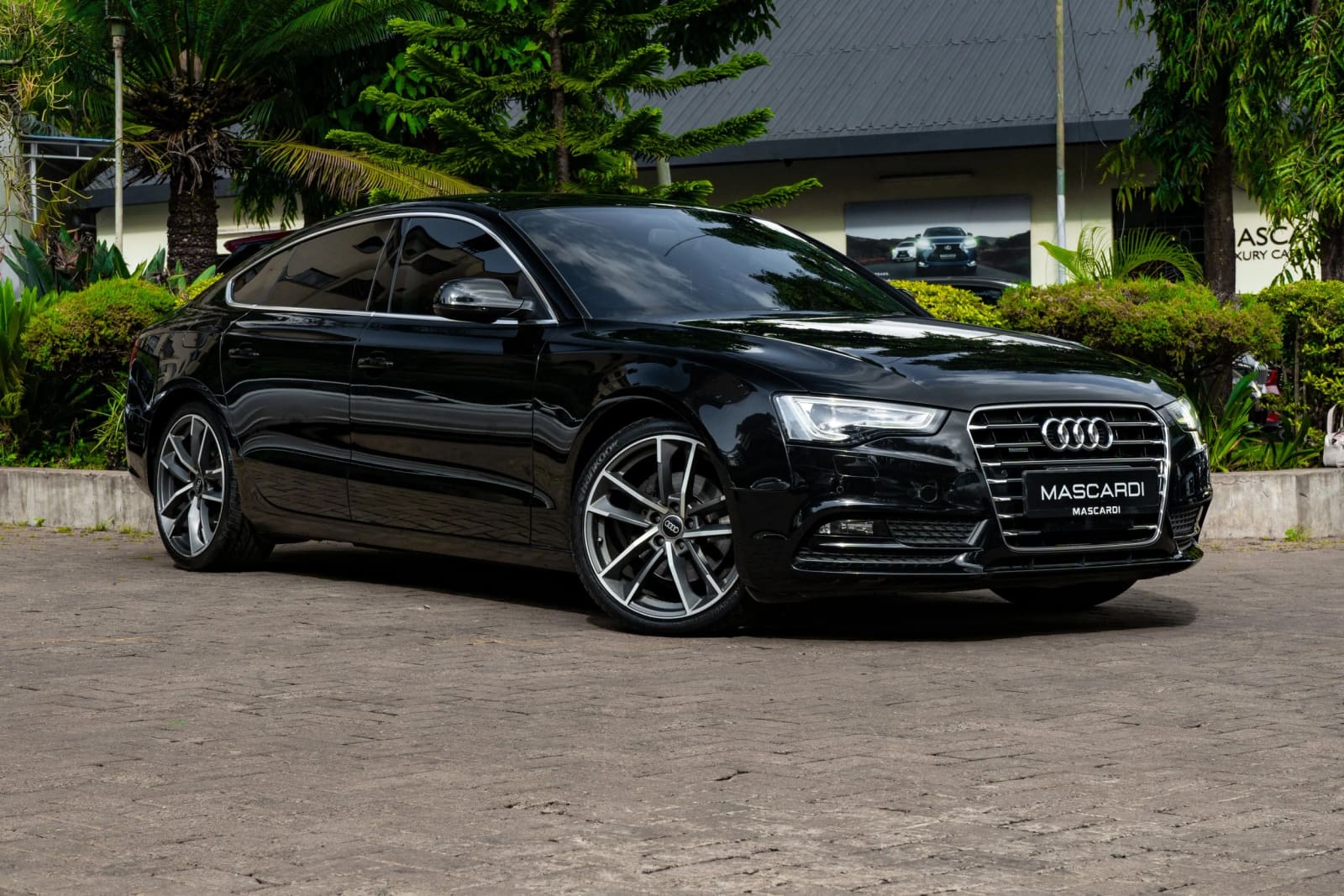 Audi A5 2.0TFSI QUATTRO thumbnail 4