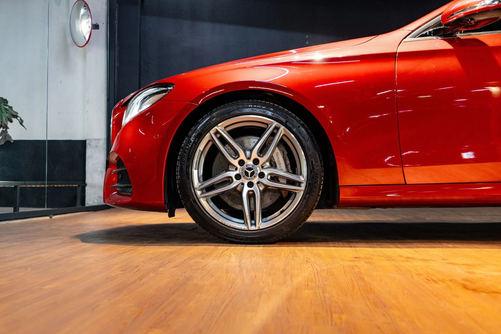 Mercedes-Benz E300 AMG Line Package thumbnail 2