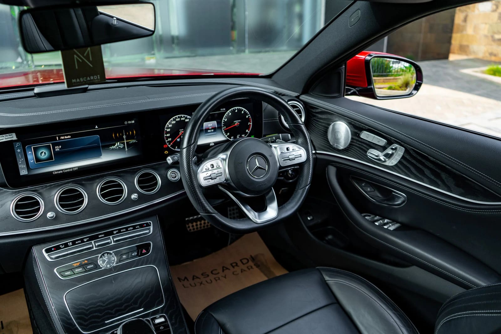 Mercedes-Benz E300 AMG Line Package thumbnail 3