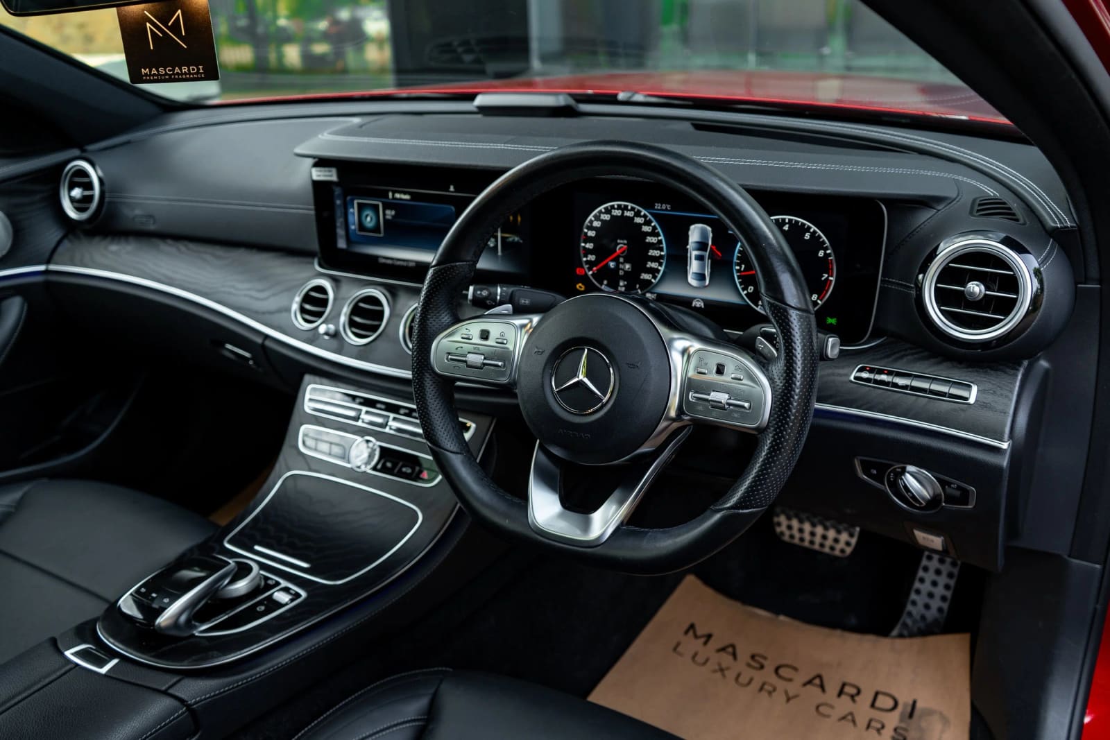Mercedes-Benz E300 AMG Line Package thumbnail 4
