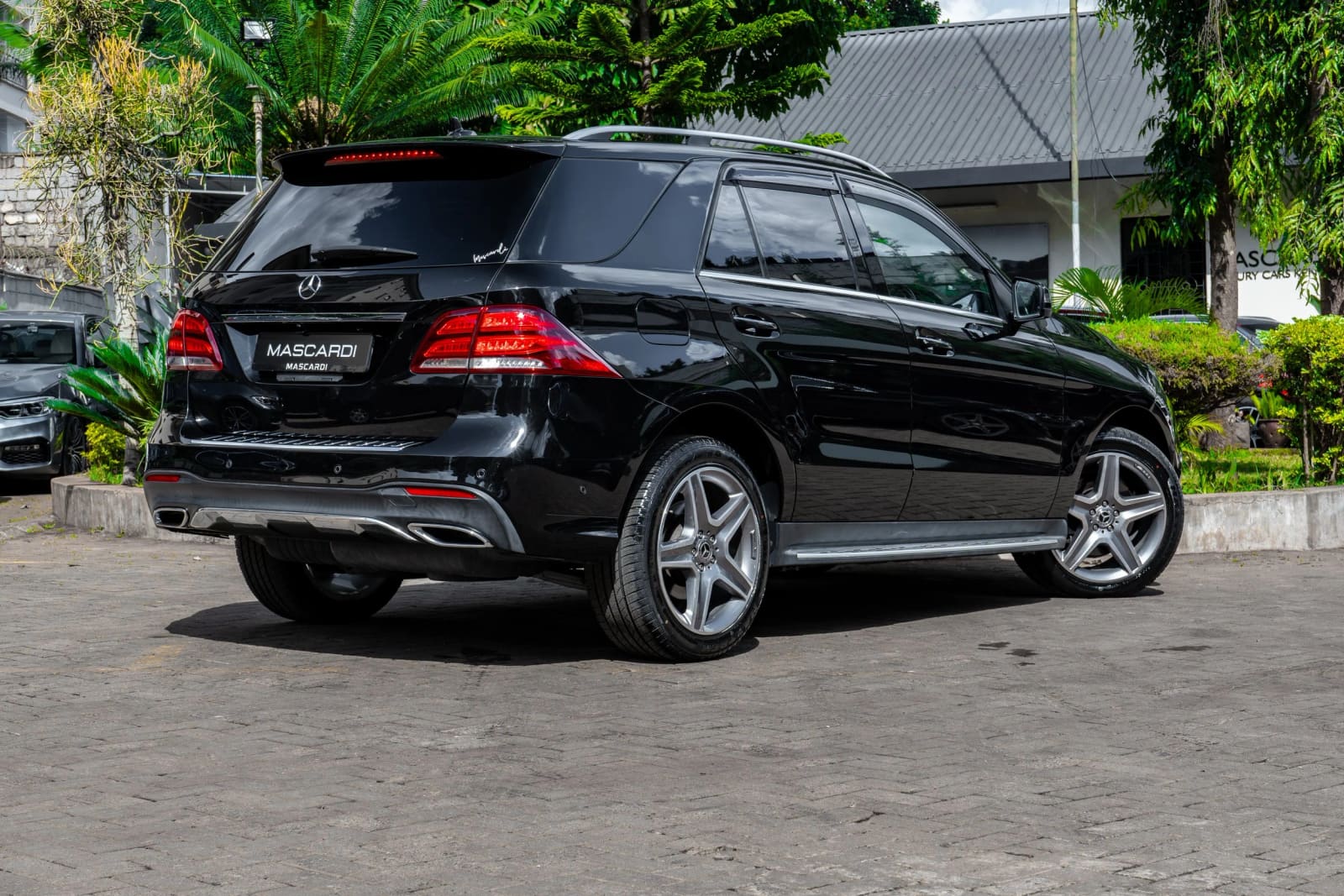 Mercedes-Benz GLE 350D thumbnail 2