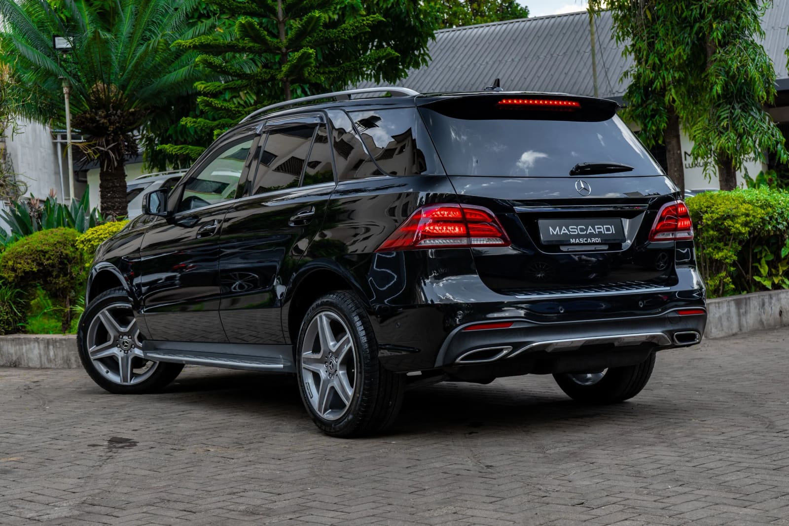 Mercedes-Benz GLE 350D thumbnail 4