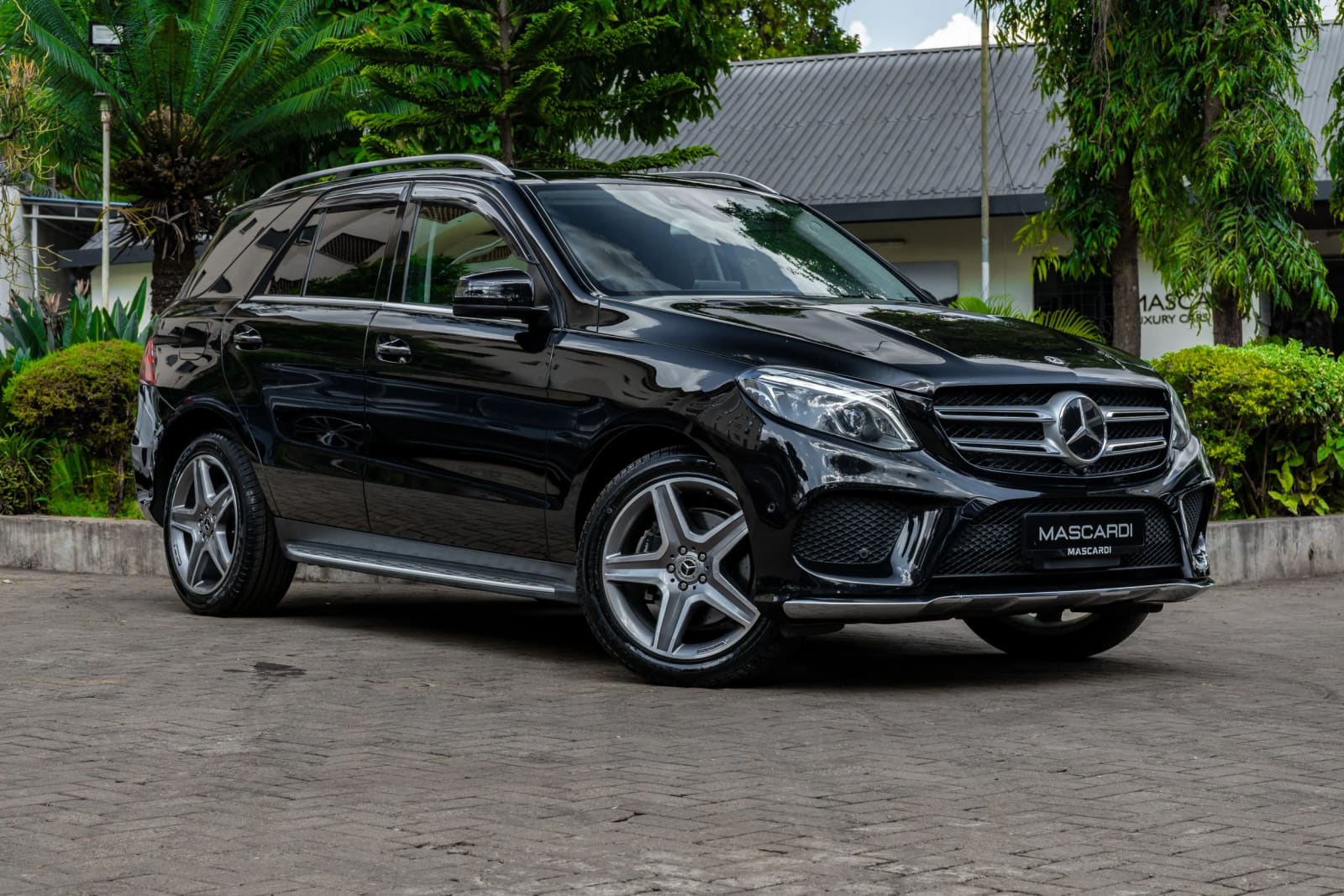Mercedes-Benz GLE 350D thumbnail 5