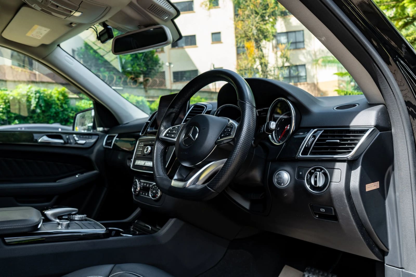 Mercedes-Benz GLE 350D thumbnail 6